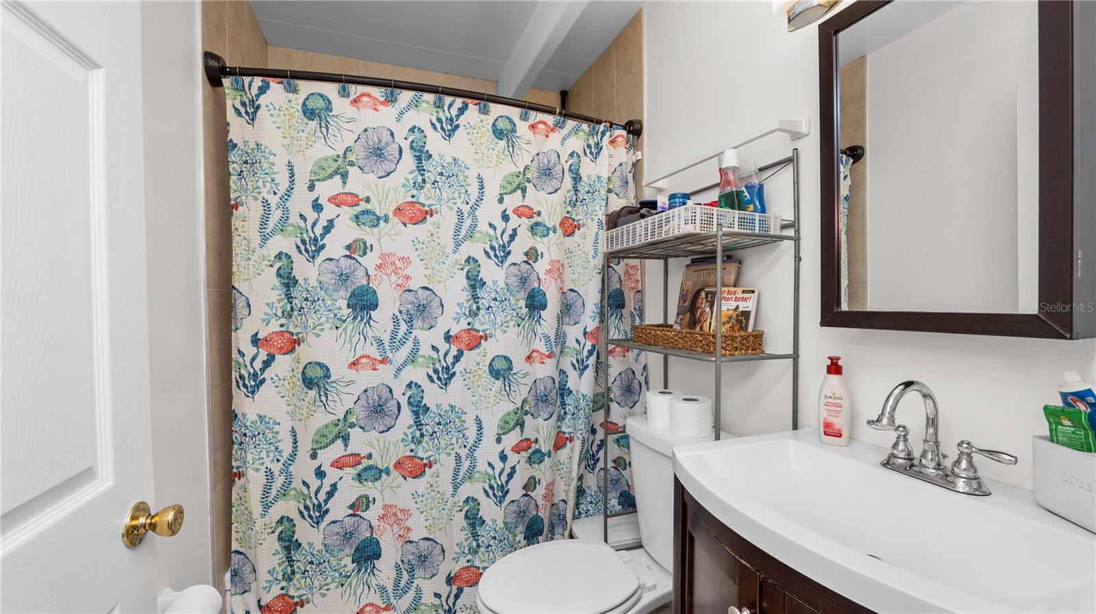 LAKESHORE CLUB - Residential