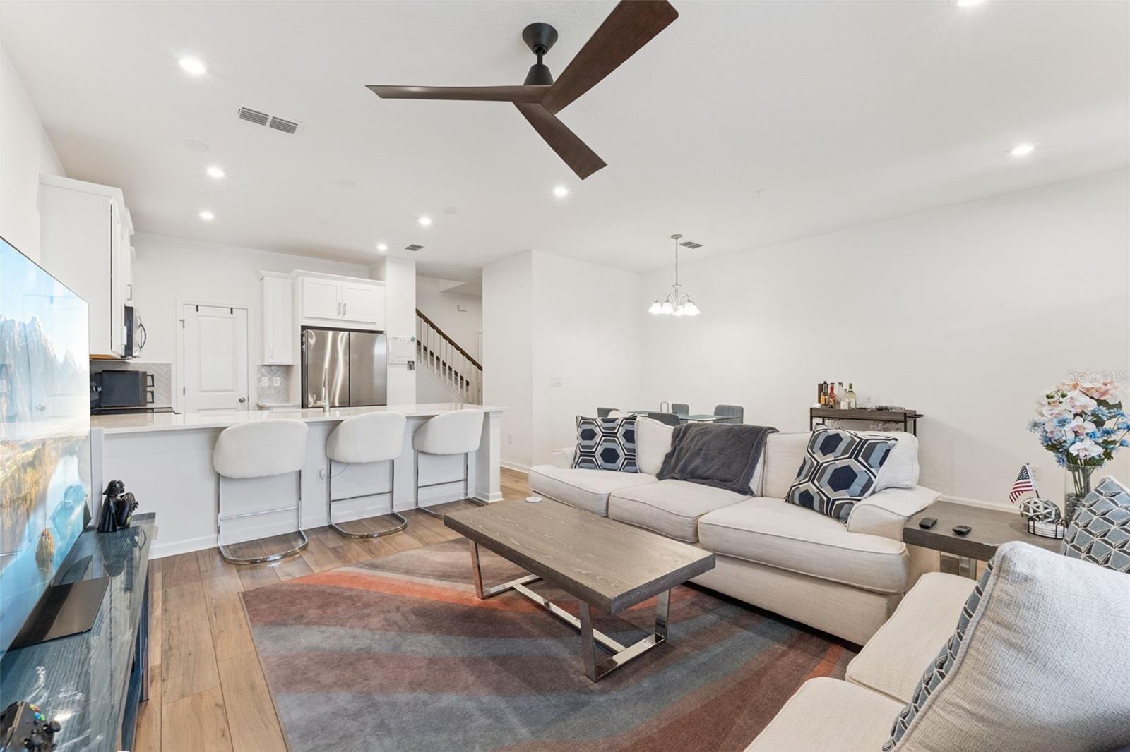 7720 CLOVE HITCH WAY