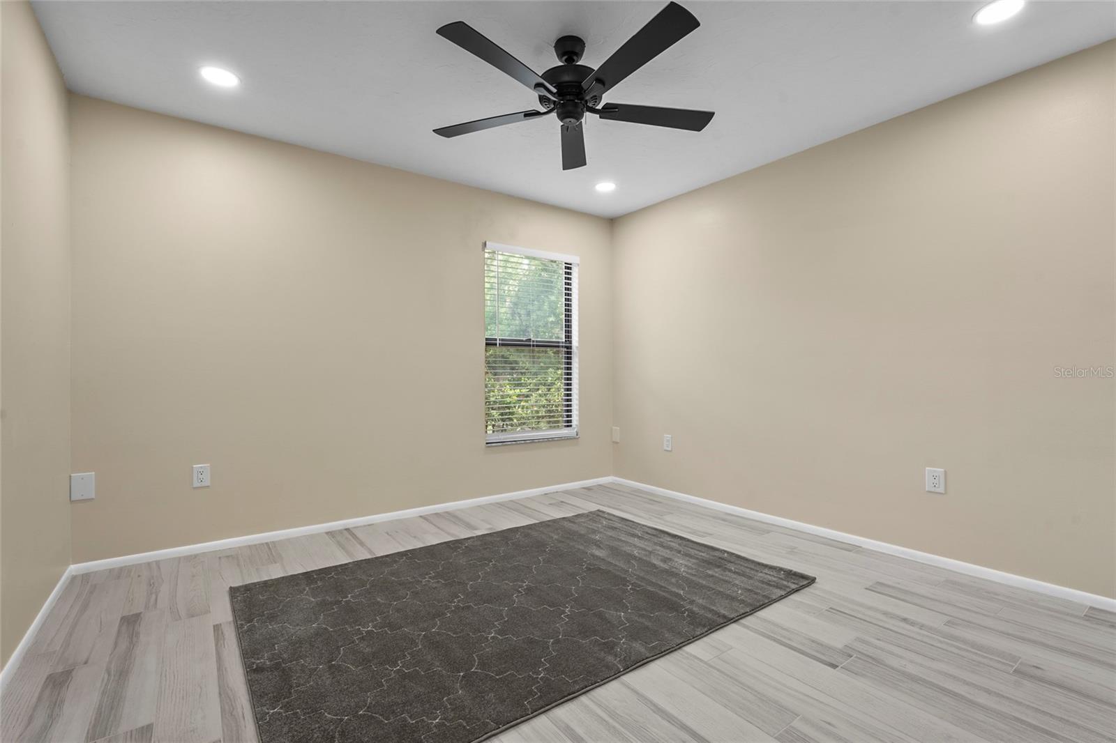 COLONIAL OAKS - Residential