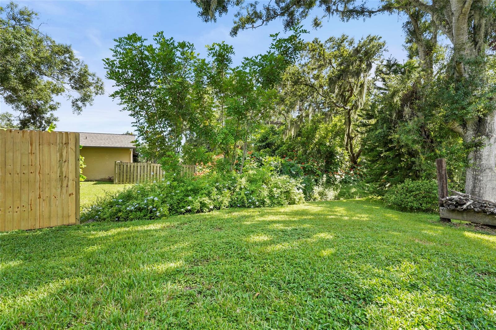 COLONIAL OAKS - Residential