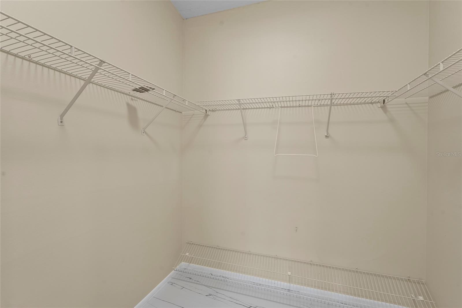 COLONIAL OAKS - Residential