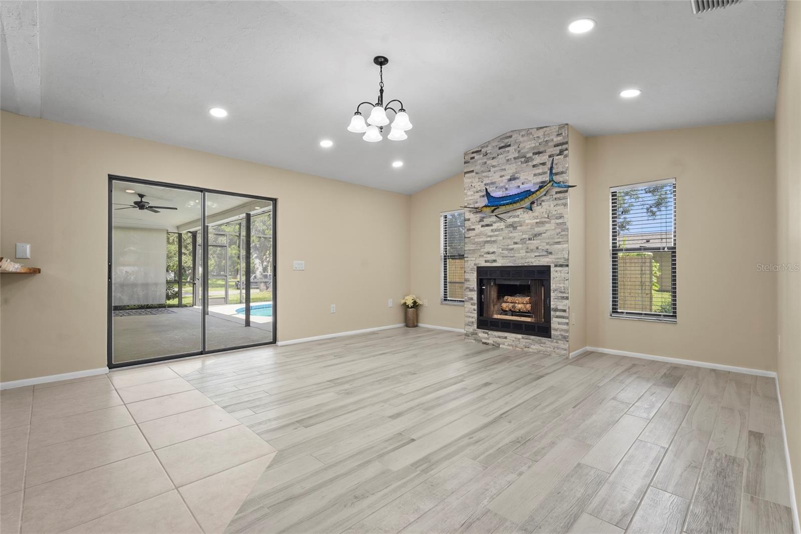 COLONIAL OAKS - Residential