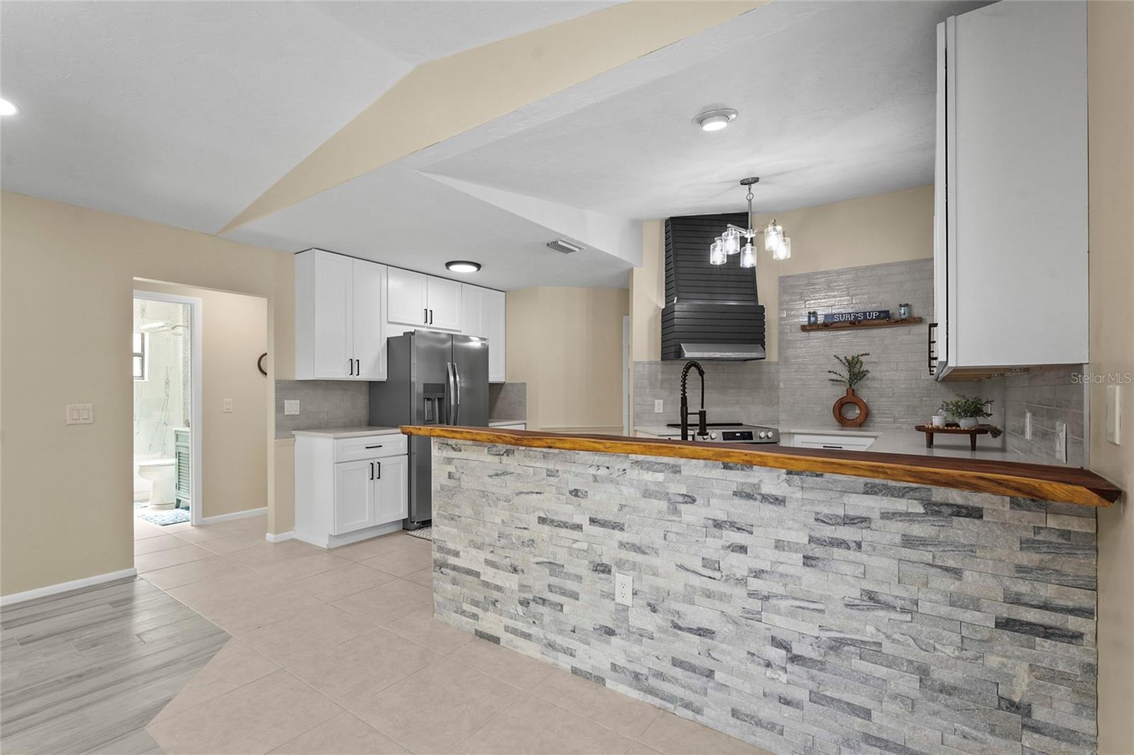 COLONIAL OAKS - Residential