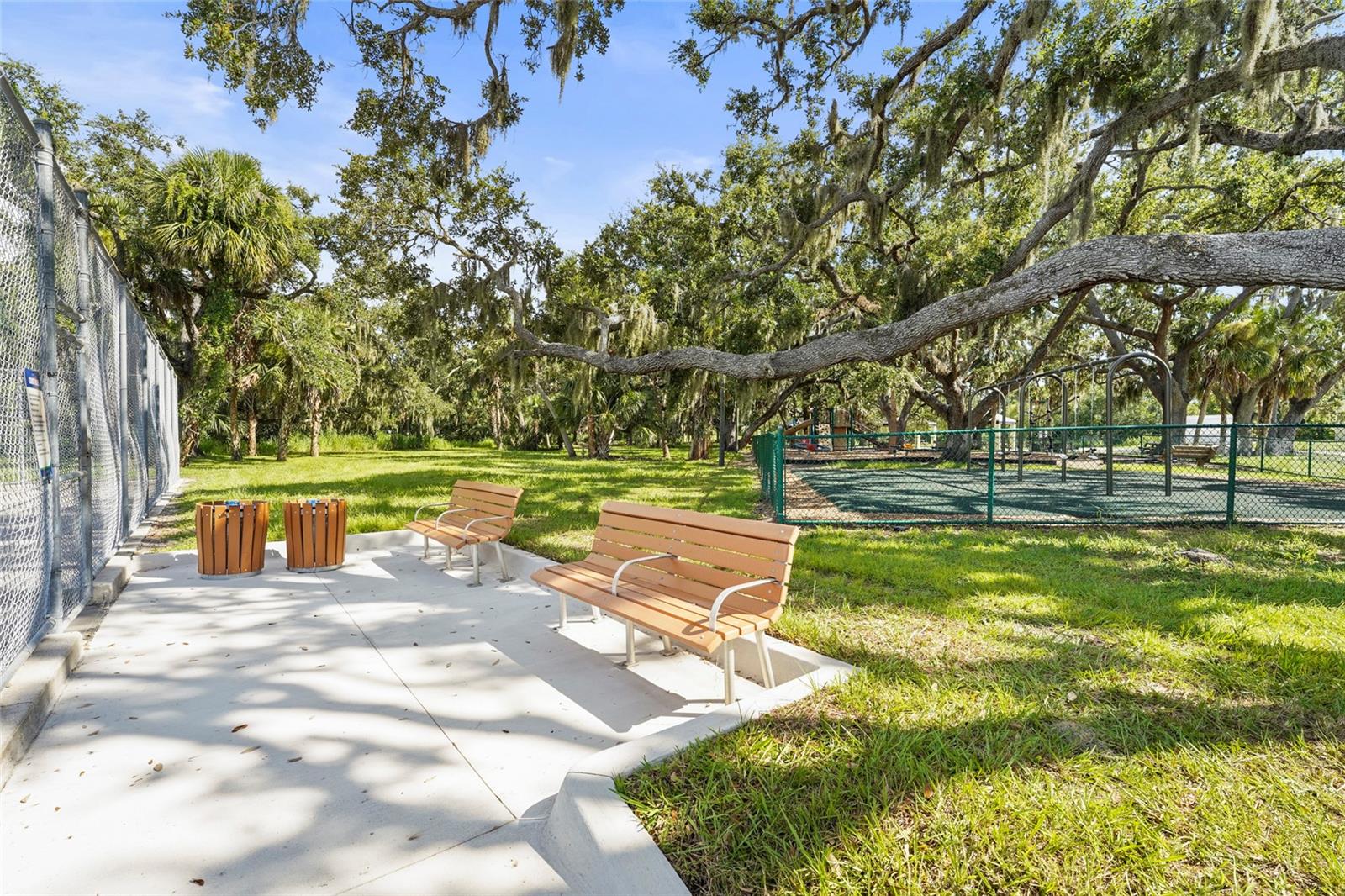 COLONIAL OAKS - Residential