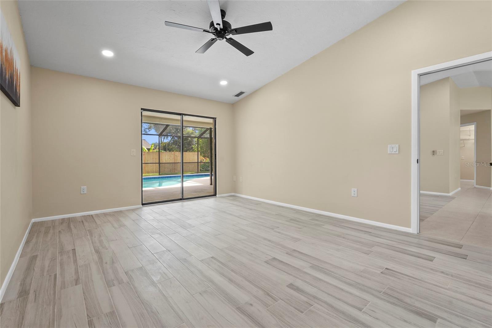 COLONIAL OAKS - Residential