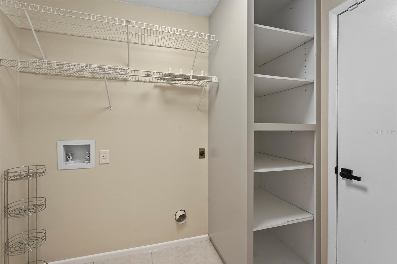 COLONIAL OAKS - Residential