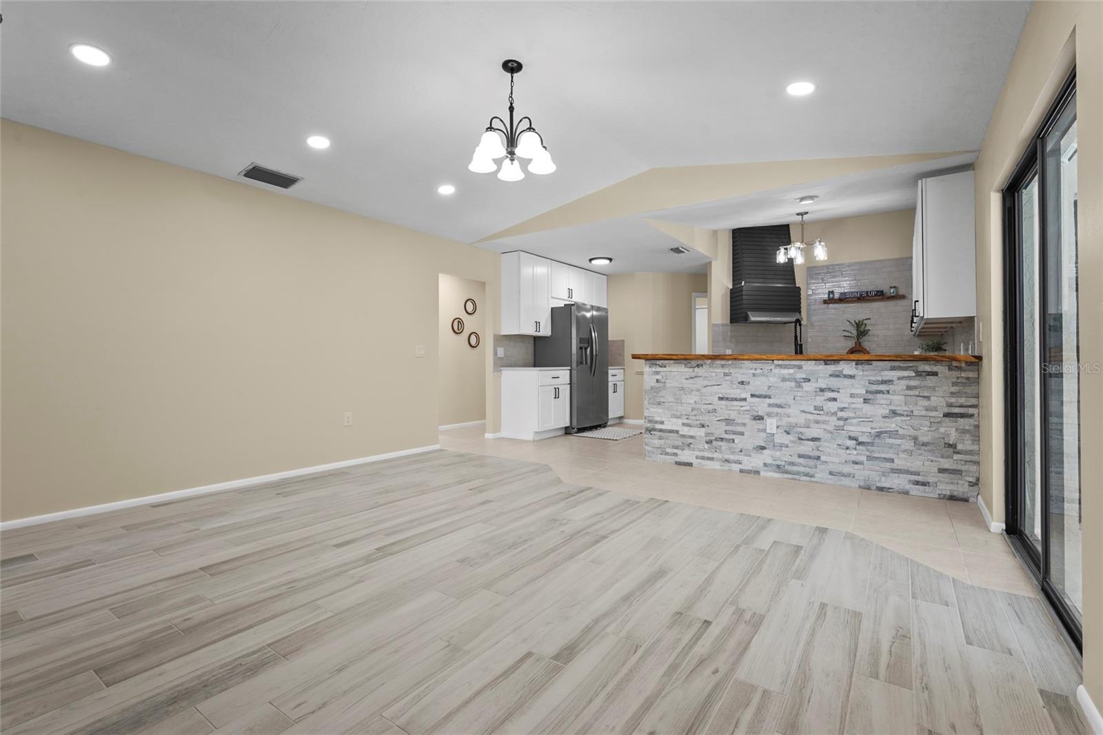 COLONIAL OAKS - Residential