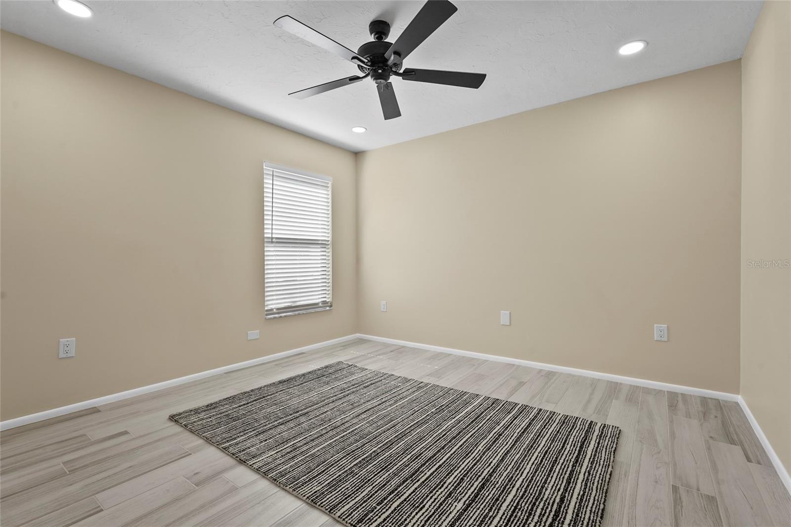 COLONIAL OAKS - Residential