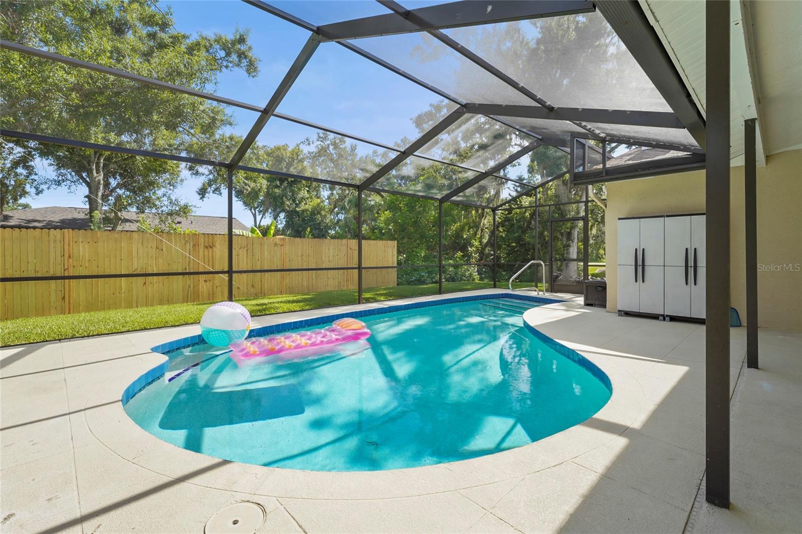 COLONIAL OAKS - Residential