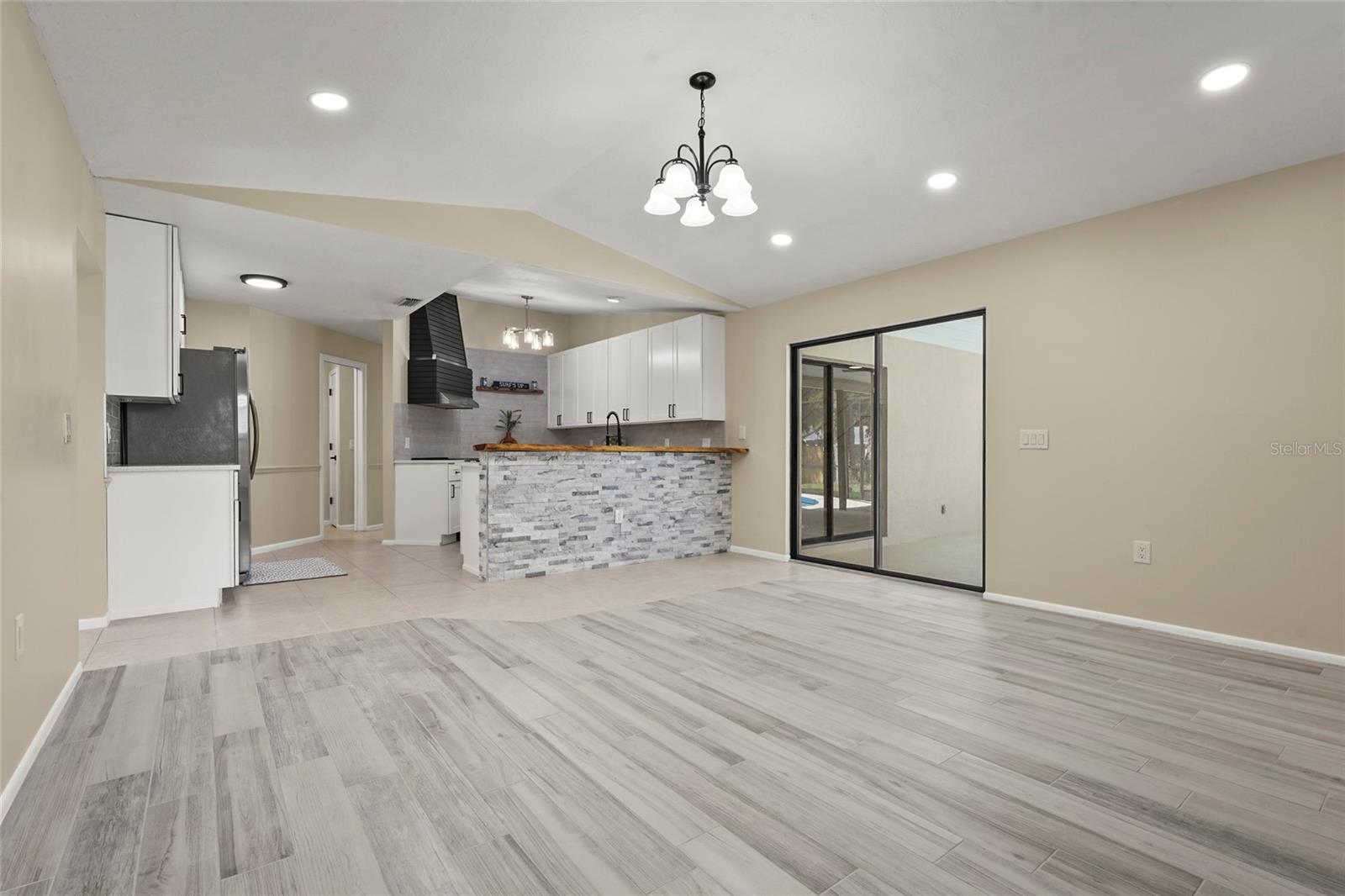 COLONIAL OAKS - Residential