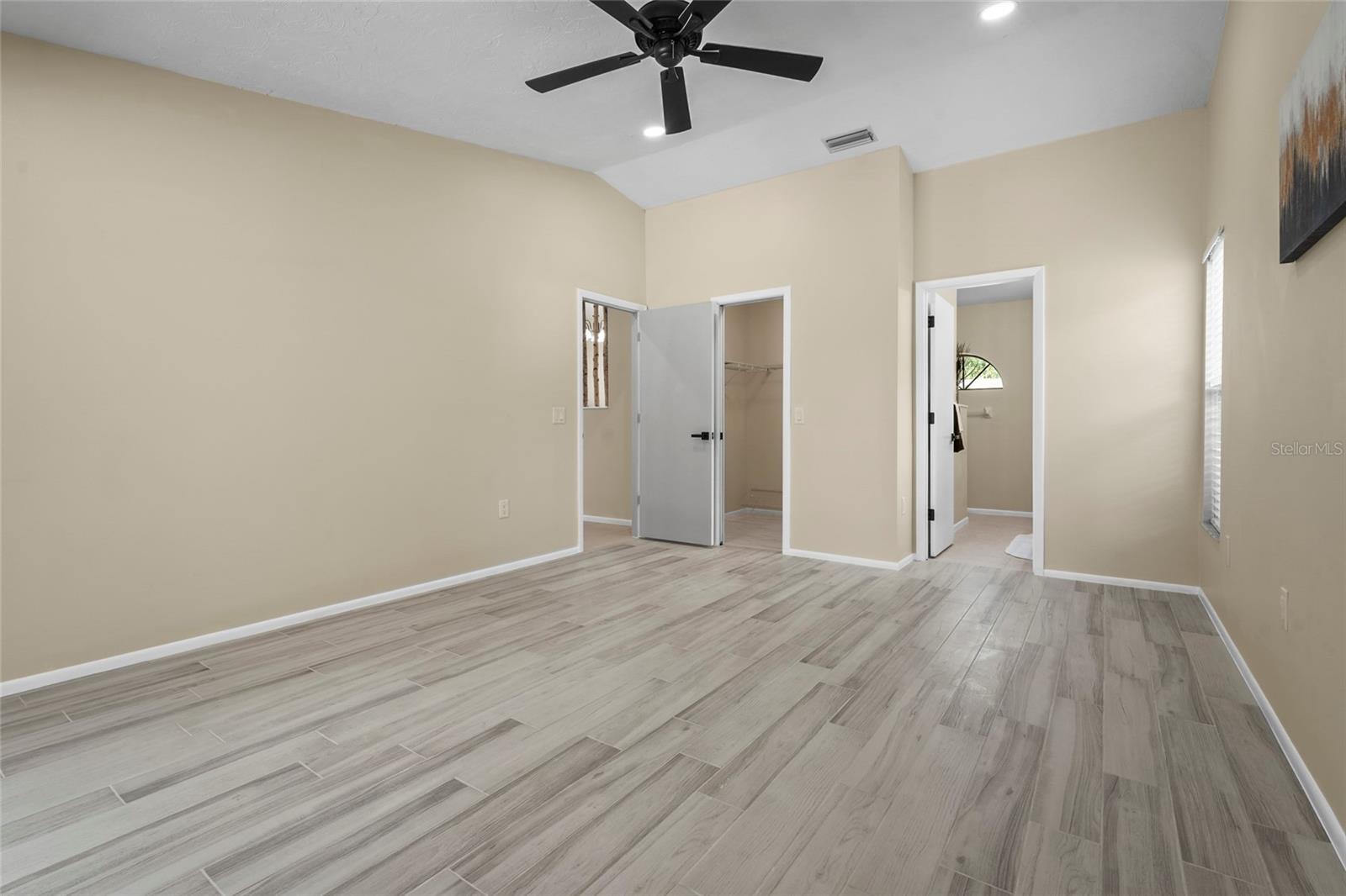 COLONIAL OAKS - Residential