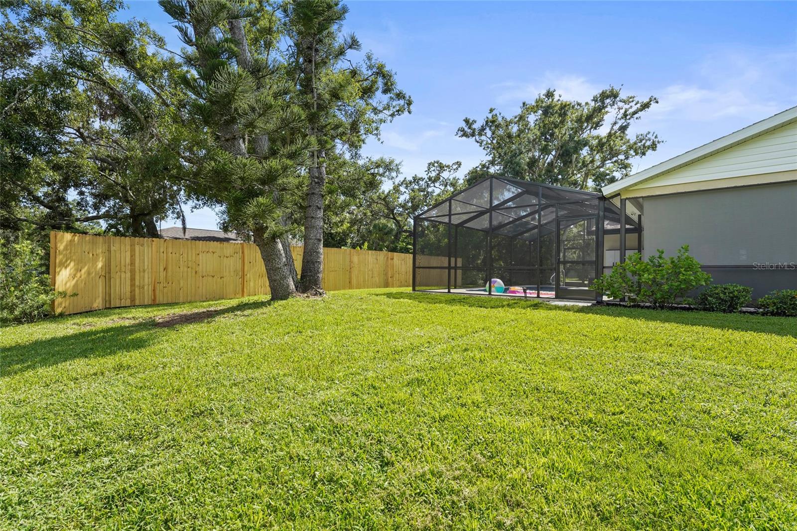 COLONIAL OAKS - Residential