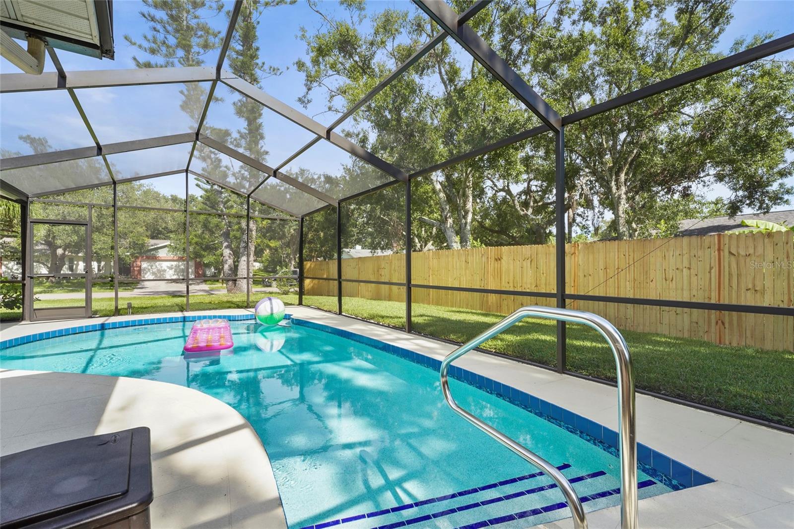 COLONIAL OAKS - Residential