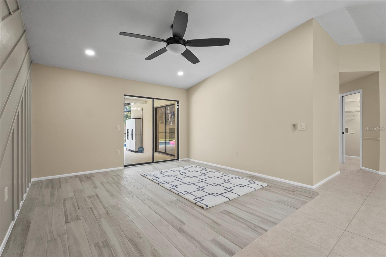 COLONIAL OAKS - Residential