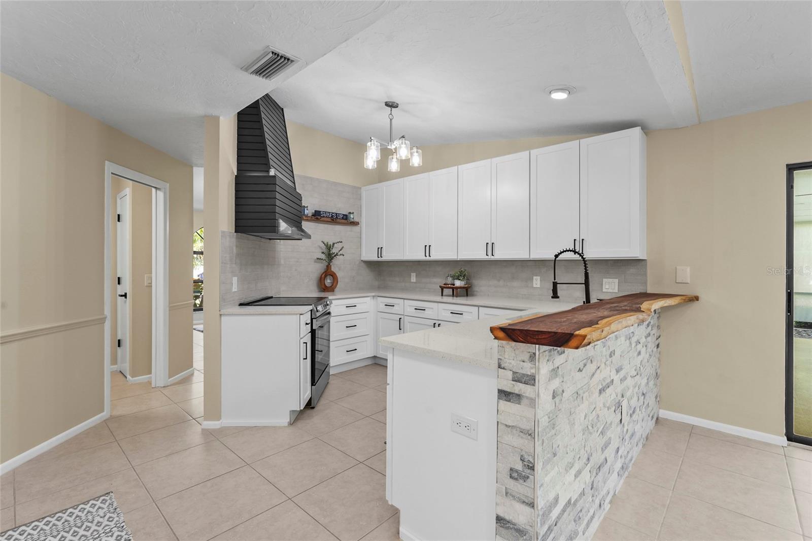 COLONIAL OAKS - Residential