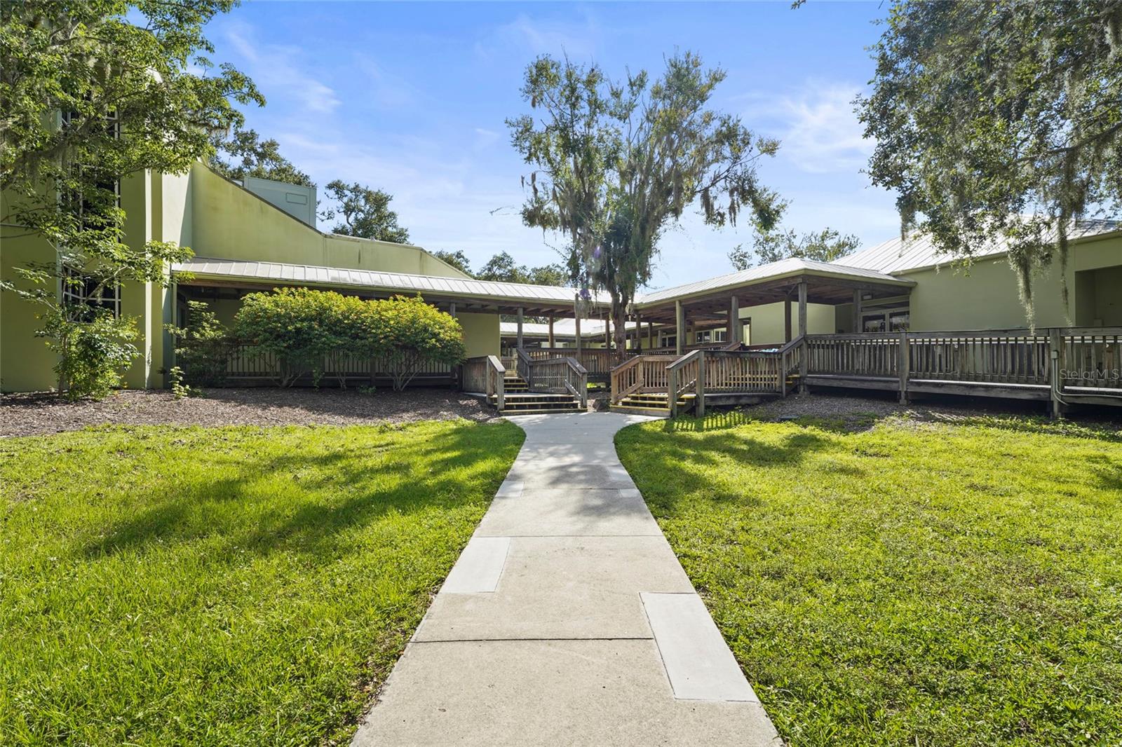 COLONIAL OAKS - Residential