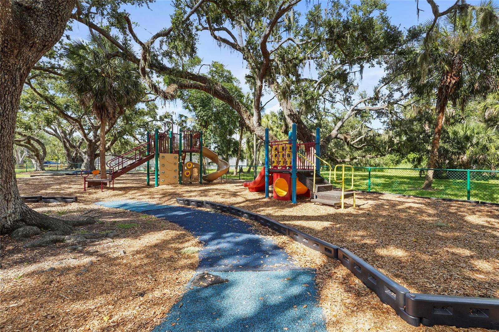 COLONIAL OAKS - Residential