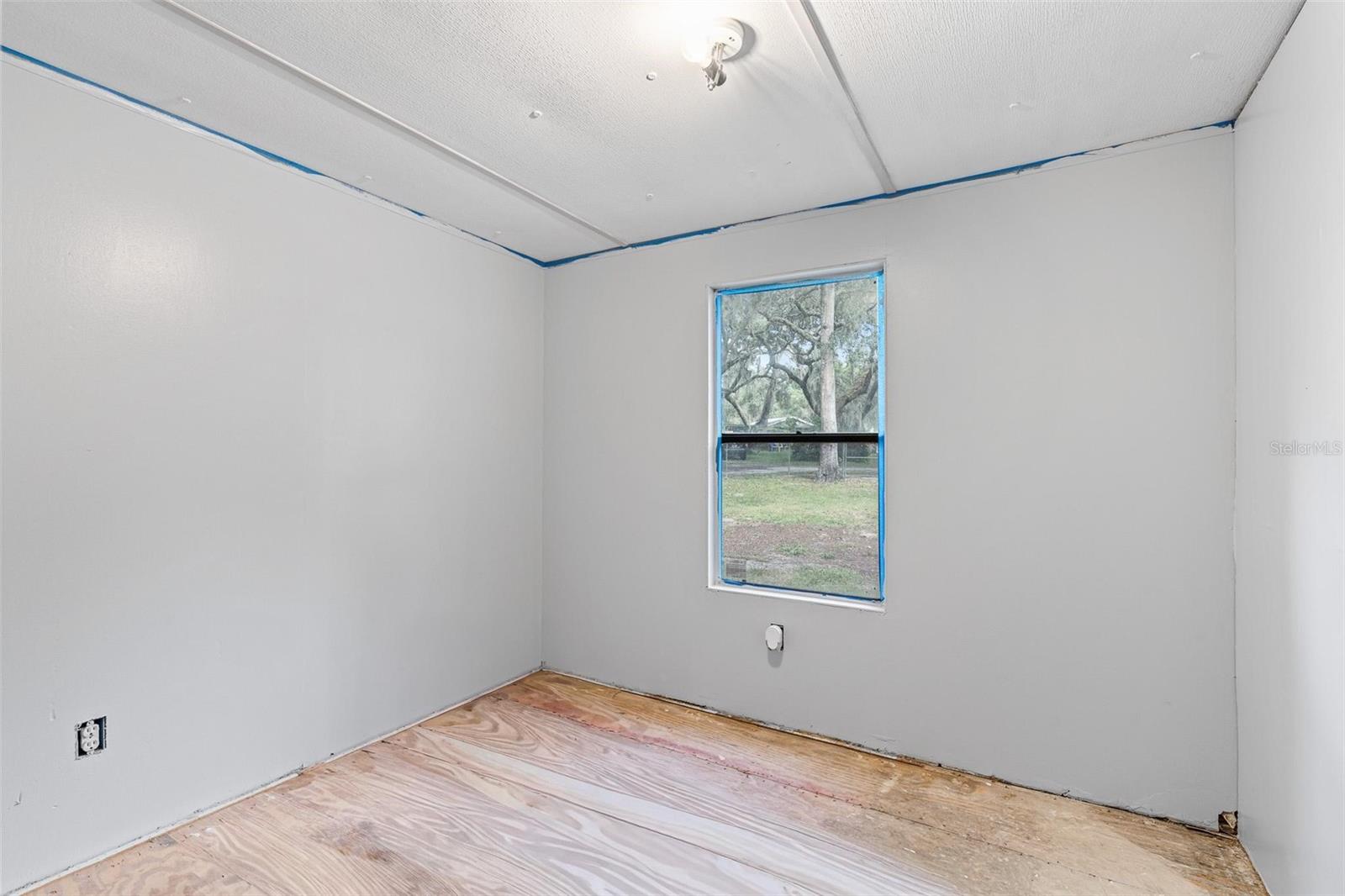 SEC 21 TWP 17 RGE 25 PLAT BOOK UNR PAGE 214 BIG TR - Residential