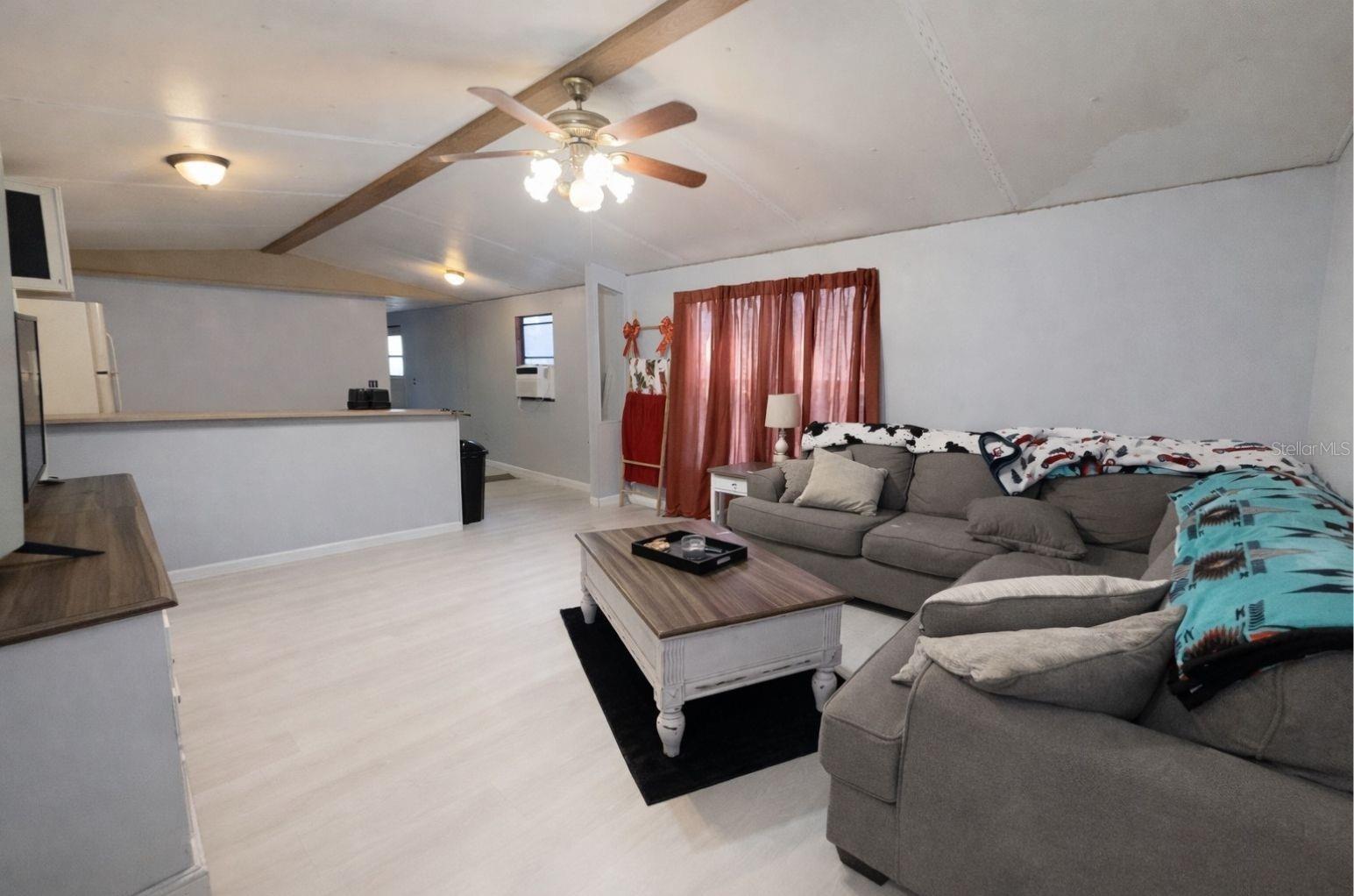 SEC 21 TWP 17 RGE 25 PLAT BOOK UNR PAGE 214 BIG TR - Residential