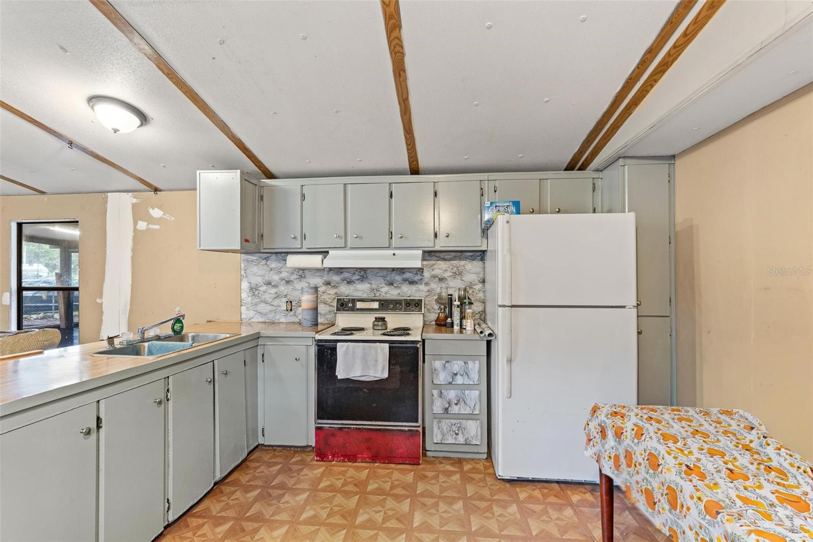 SEC 21 TWP 17 RGE 25 PLAT BOOK UNR PAGE 214 BIG TR - Residential