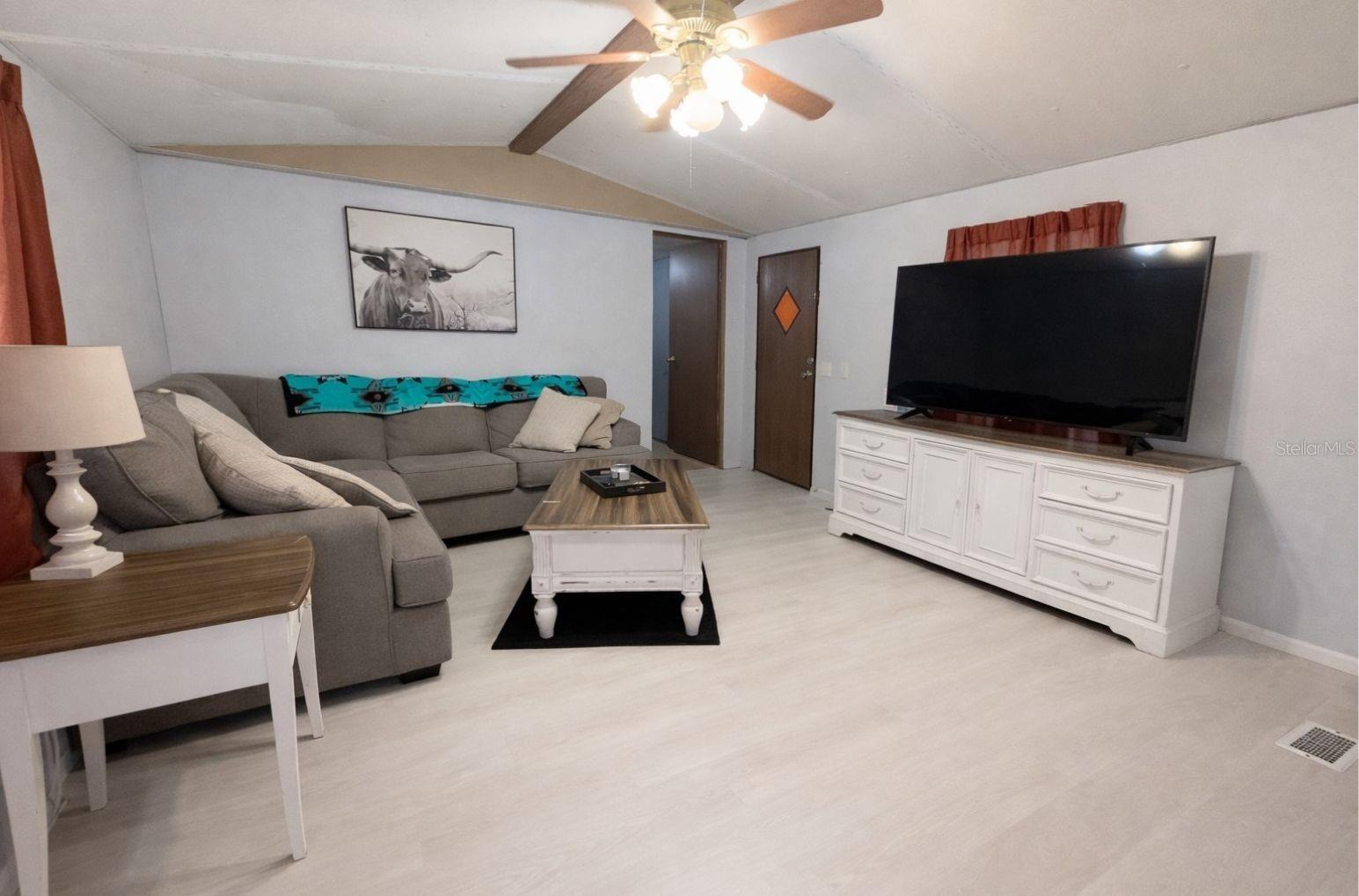 SEC 21 TWP 17 RGE 25 PLAT BOOK UNR PAGE 214 BIG TR - Residential