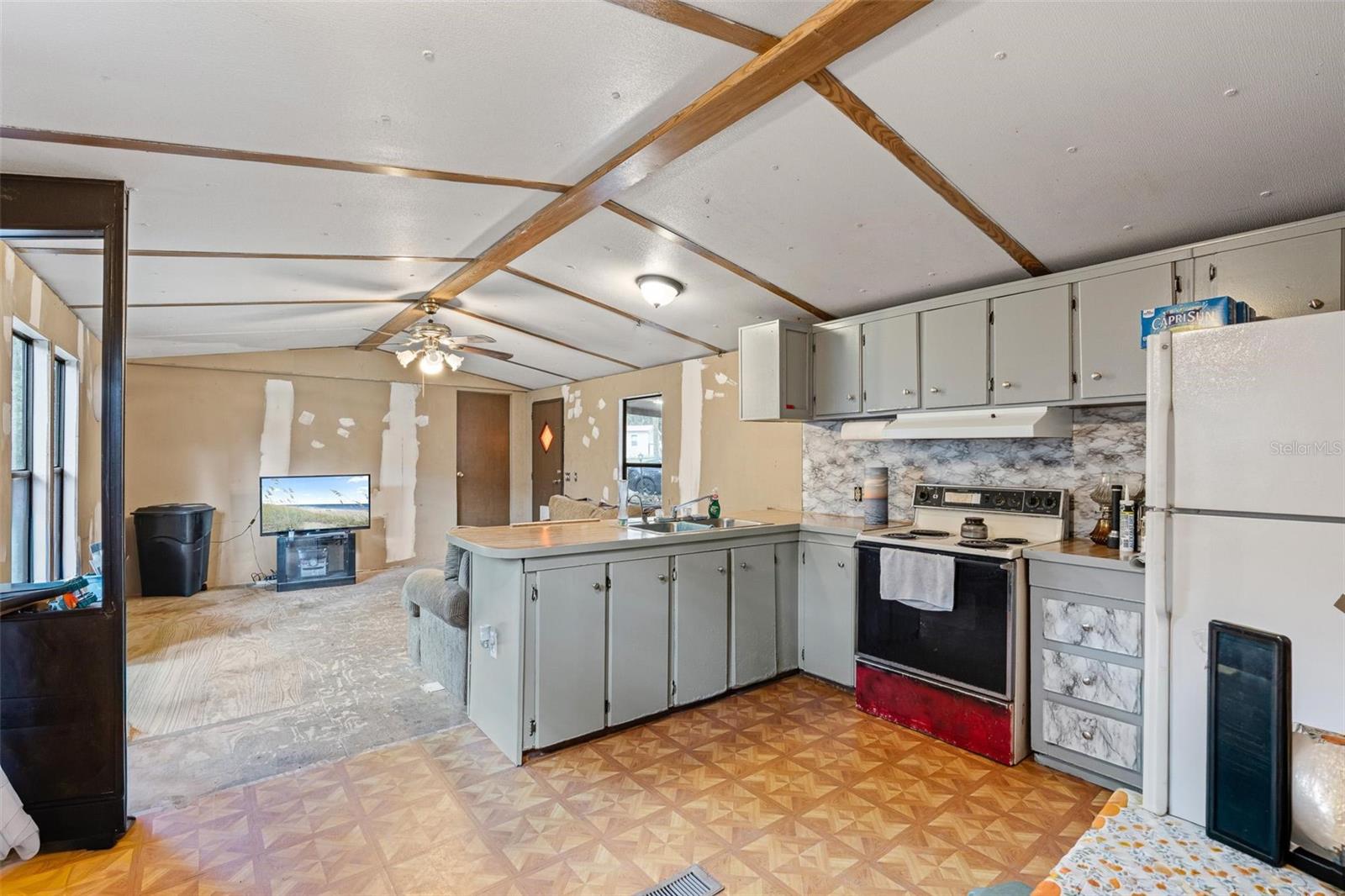 SEC 21 TWP 17 RGE 25 PLAT BOOK UNR PAGE 214 BIG TR - Residential