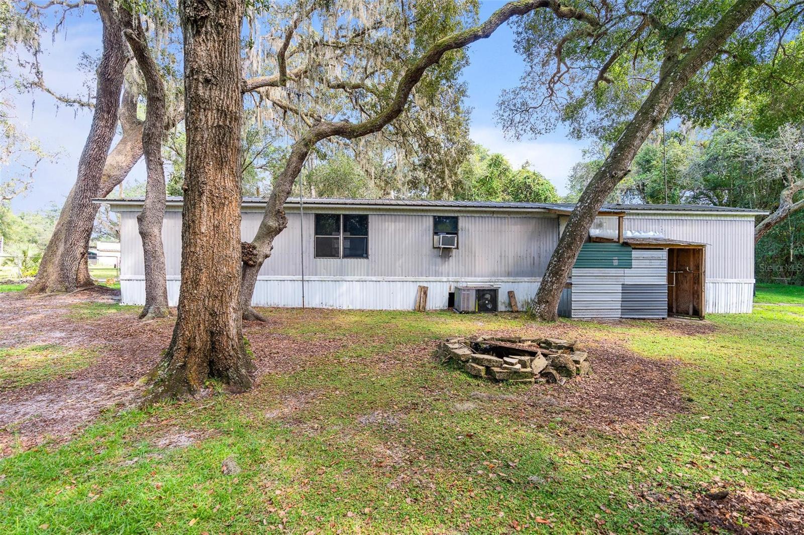 SEC 21 TWP 17 RGE 25 PLAT BOOK UNR PAGE 214 BIG TR - Residential