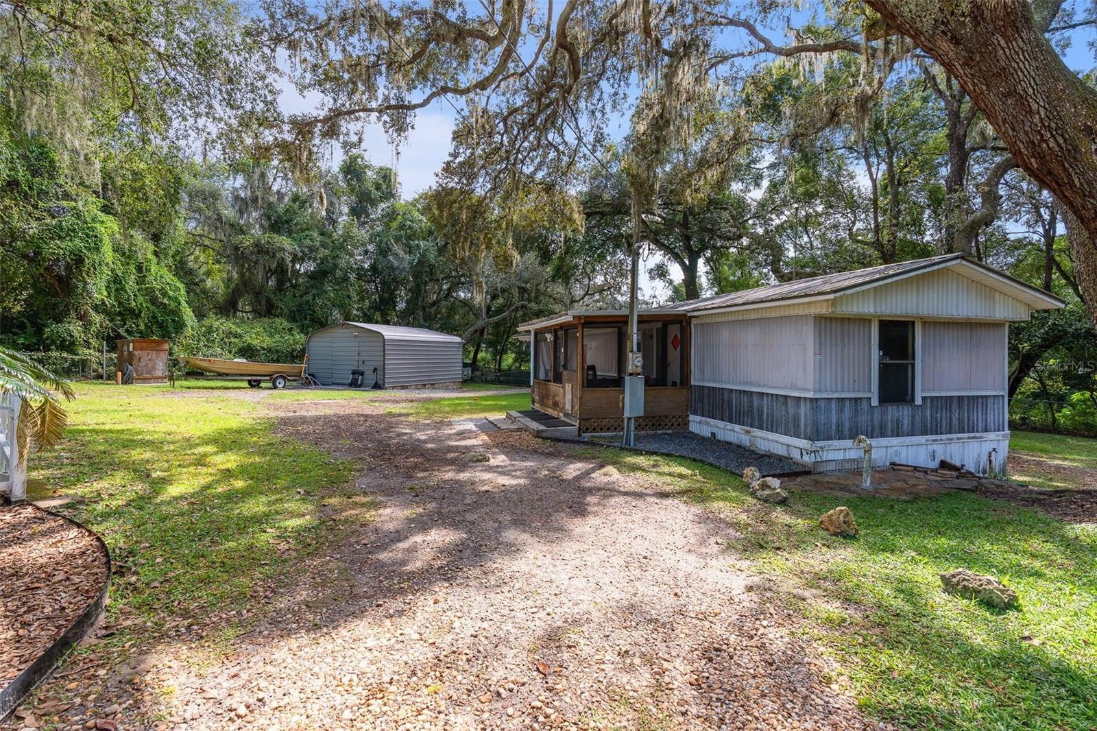 SEC 21 TWP 17 RGE 25 PLAT BOOK UNR PAGE 214 BIG TR - Residential