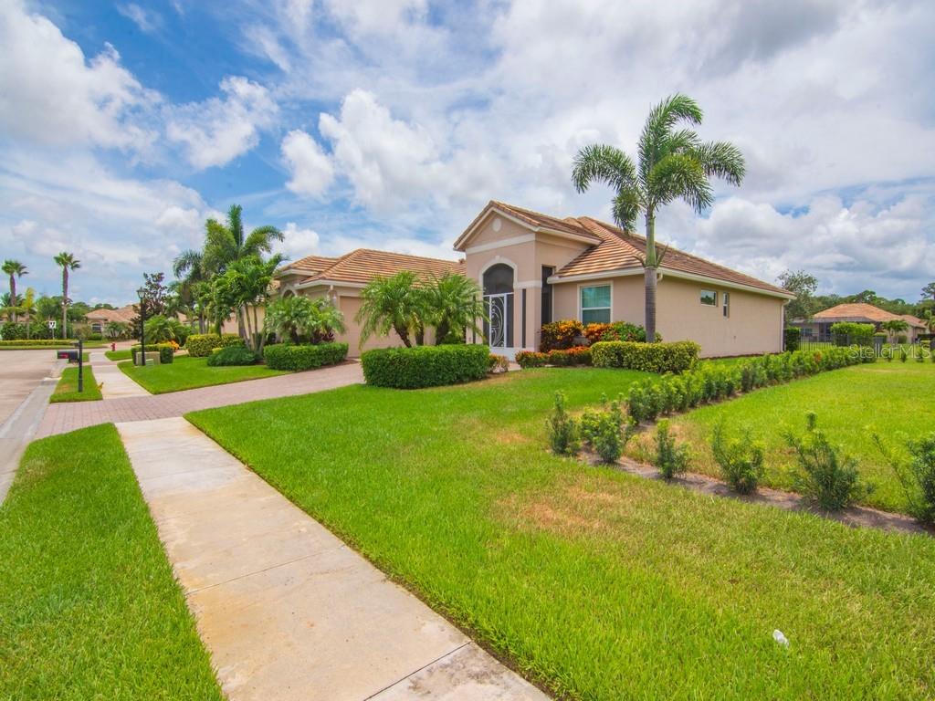 8255 HEATHER COURT, VERO BEACH, FL, 32967/$620,000 2 8255 HEATHER COURT