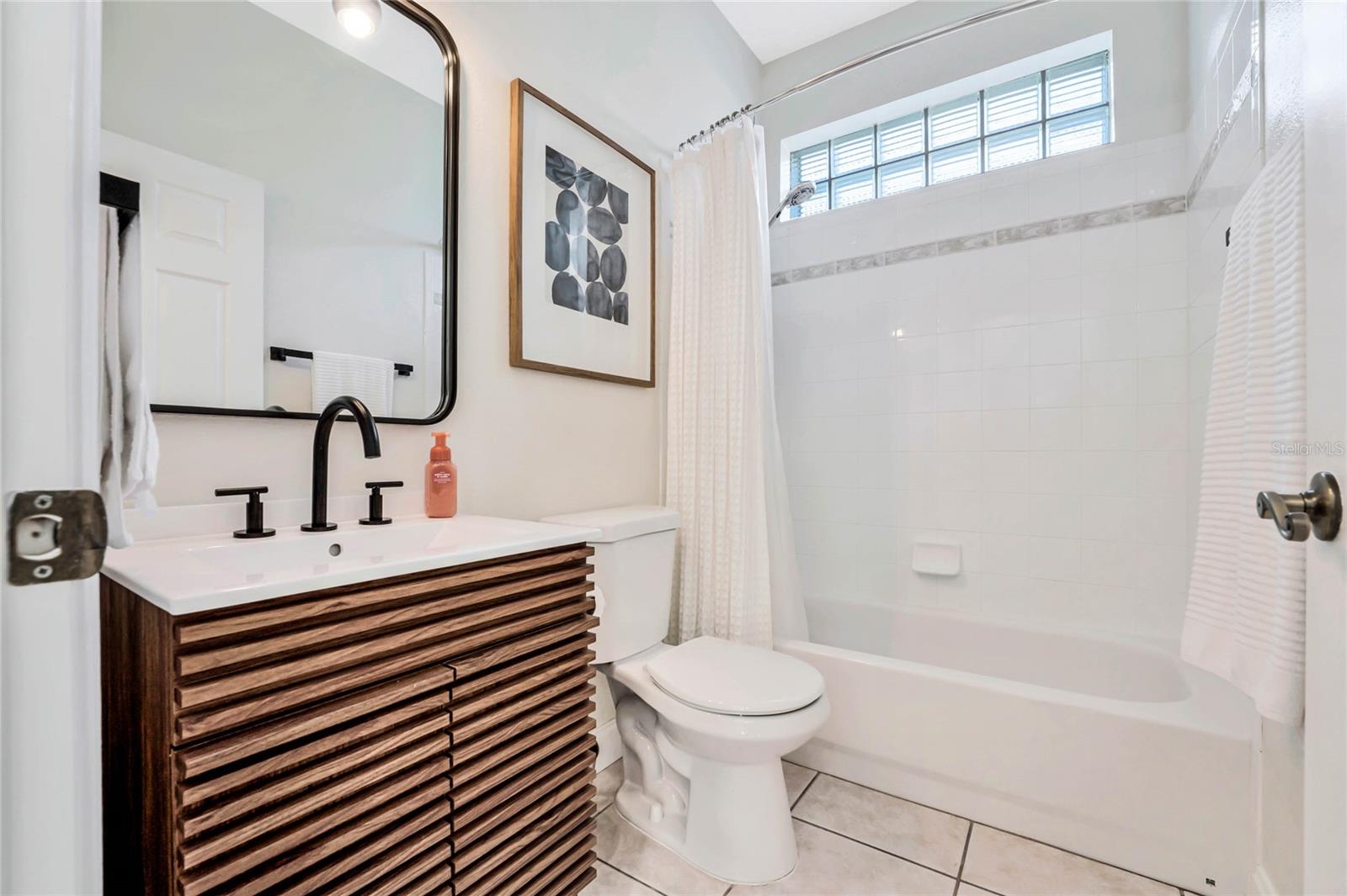 LANDSBROOK TERRACE - Residential Lease