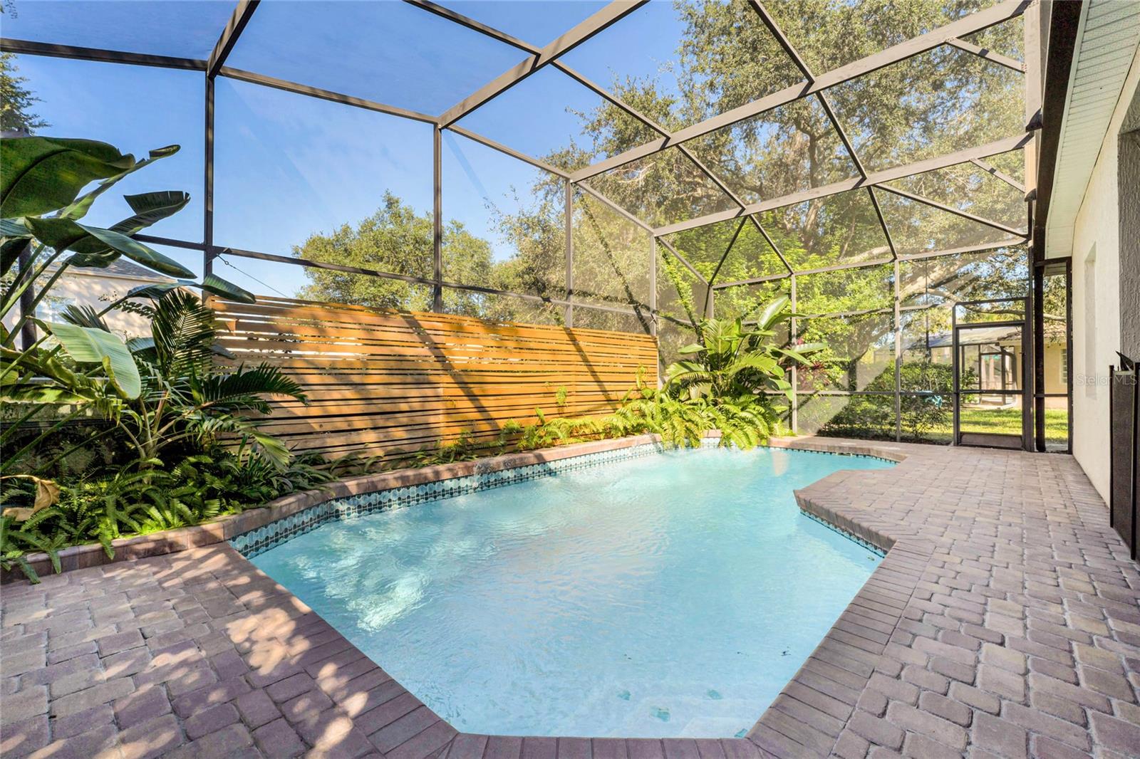 LANDSBROOK TERRACE - Residential Lease