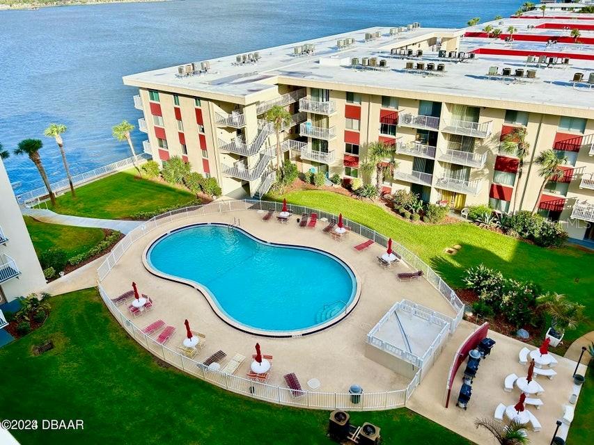 RIVERSIDE CONDO - Residential