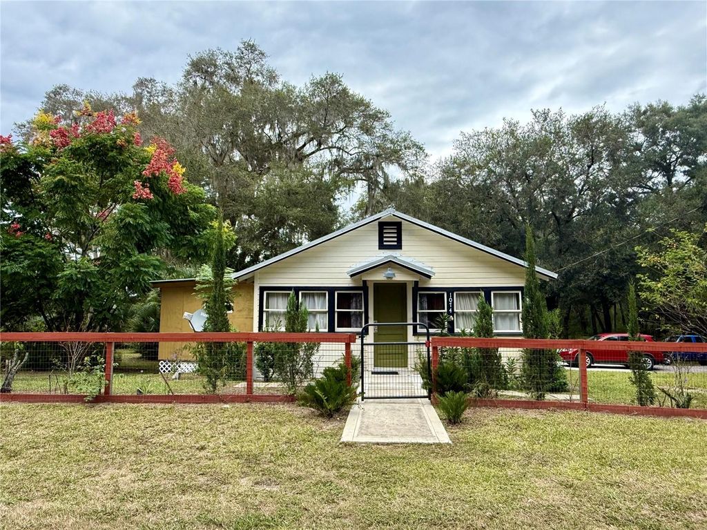 Photo of 1074 Emporia Road, Pierson, FL 32180 (MLS # V4945557)