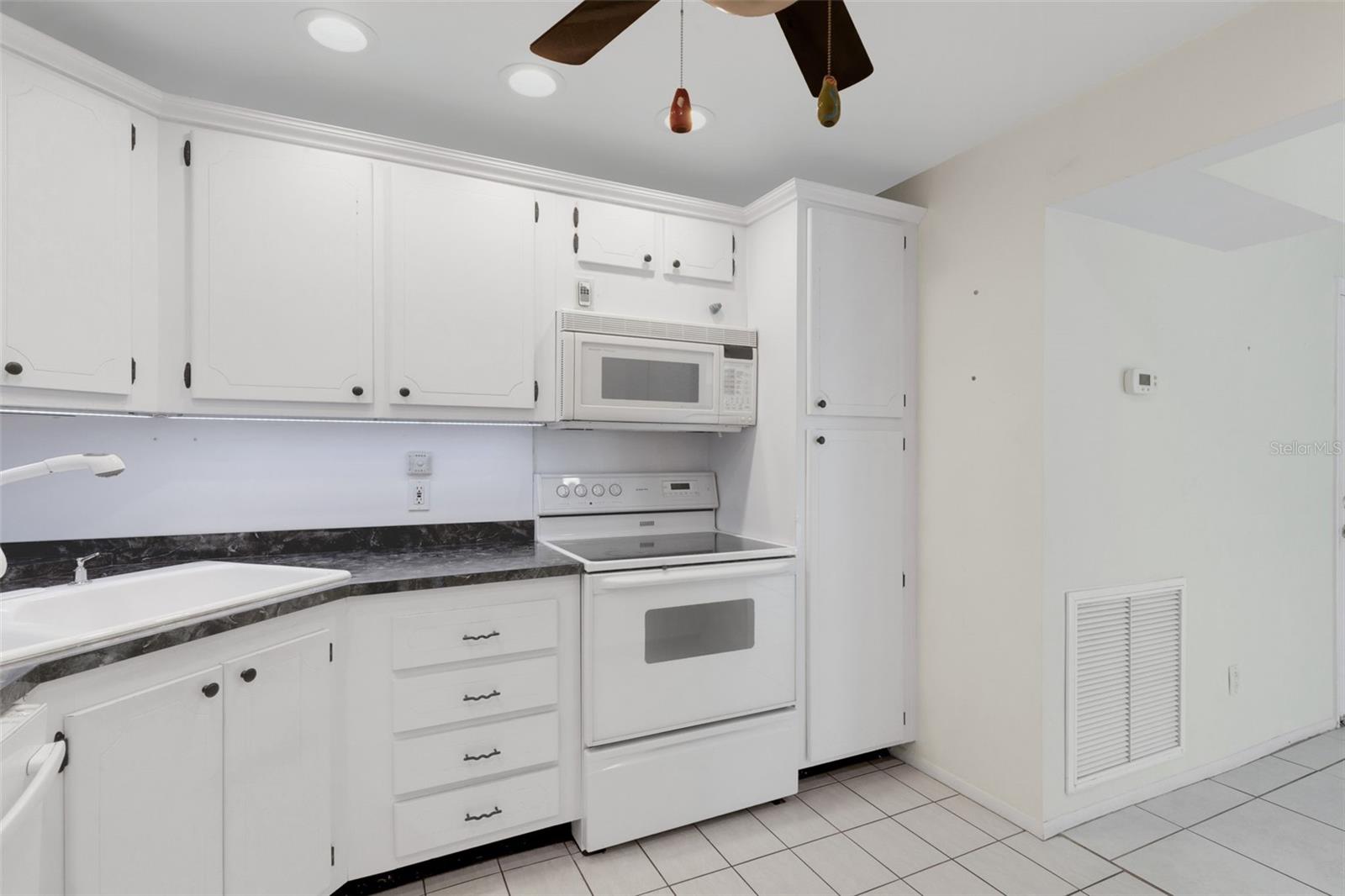 GARDENS THE CONDO - Residential