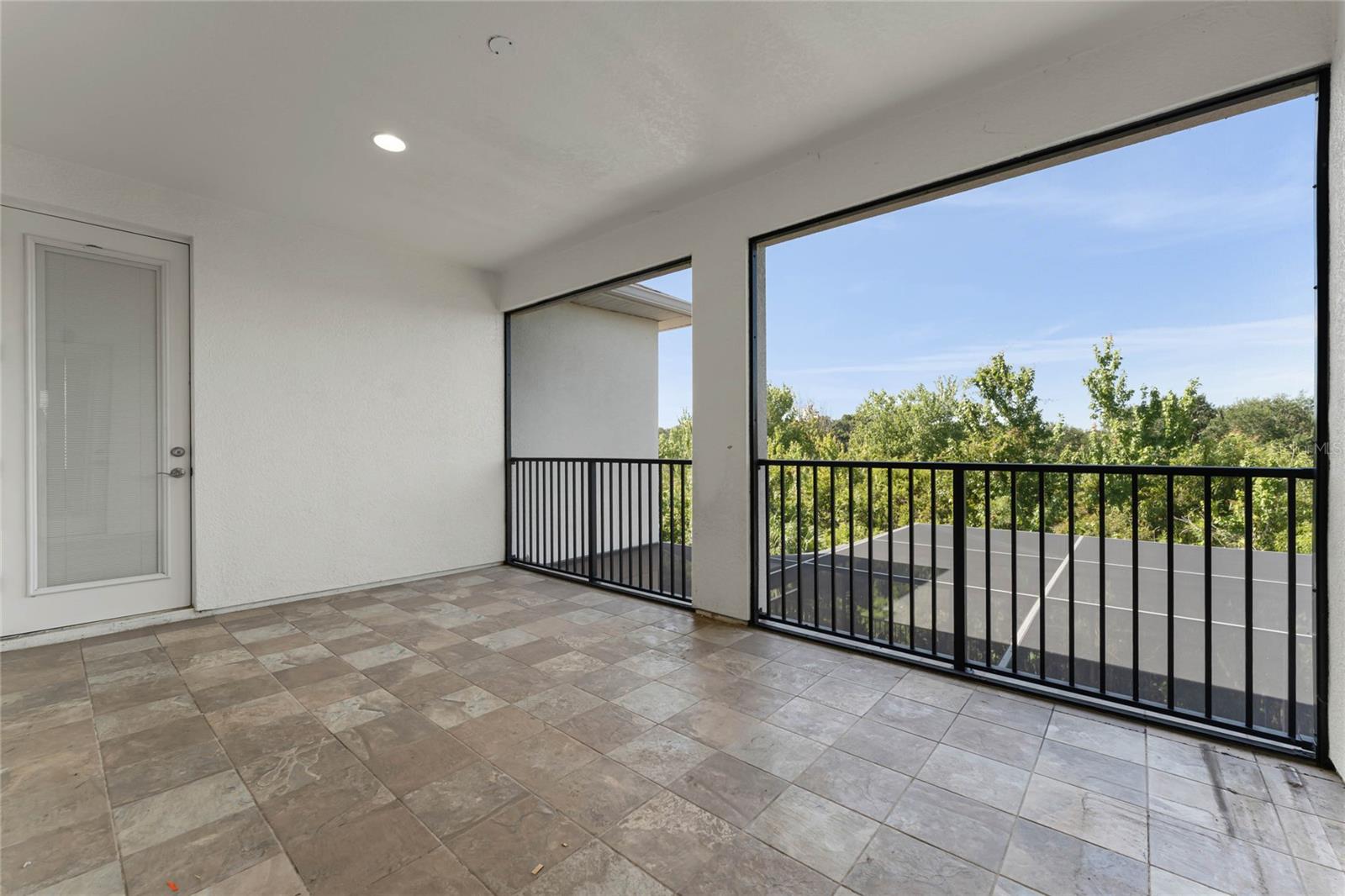 JOHNS LAKE POINTE - Residential Lease