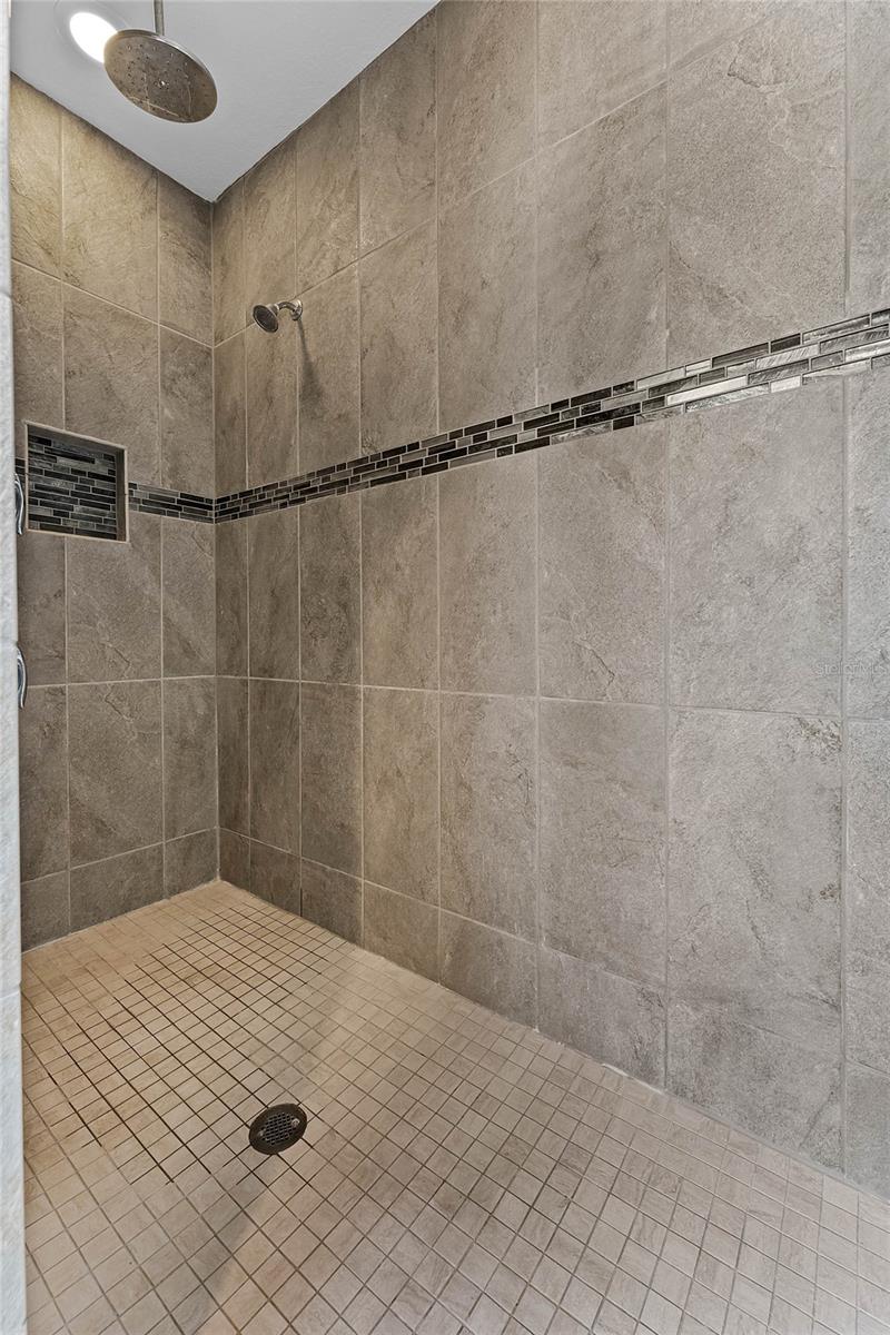 JOHNS LAKE POINTE - Residential Lease