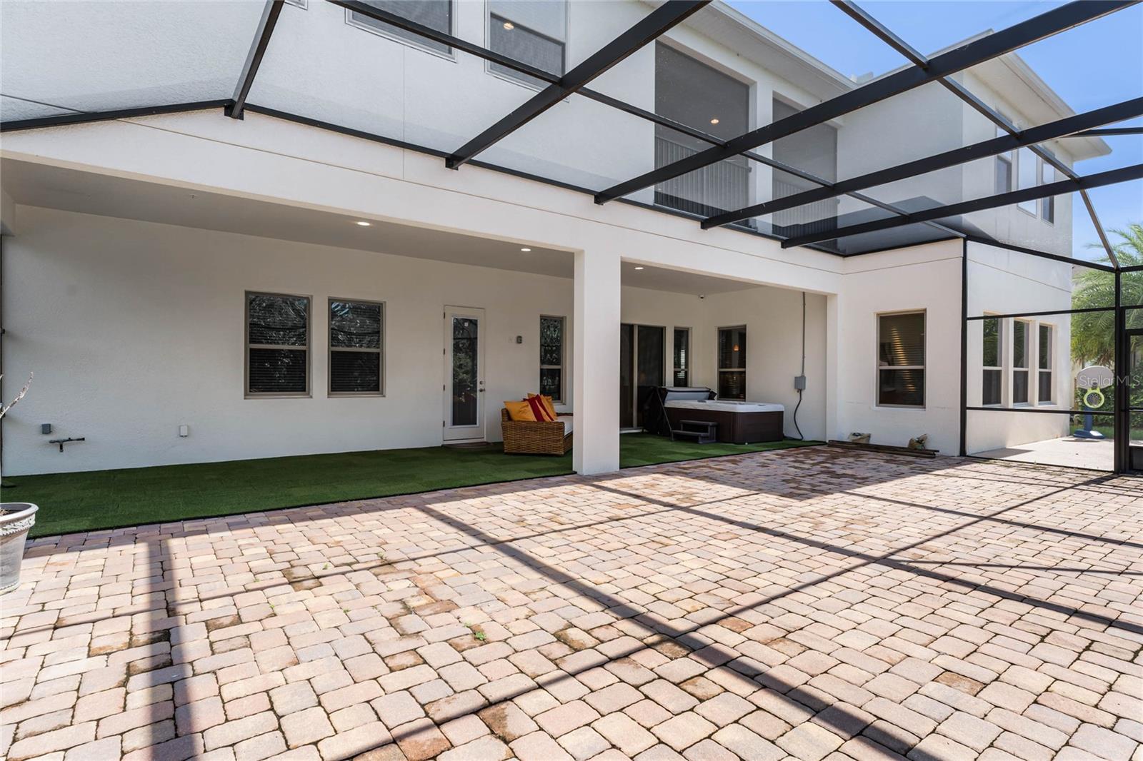 JOHNS LAKE POINTE - Residential Lease