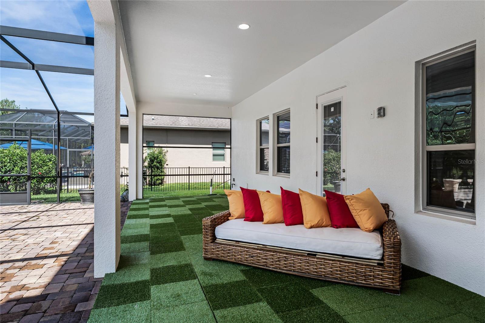 JOHNS LAKE POINTE - Residential Lease