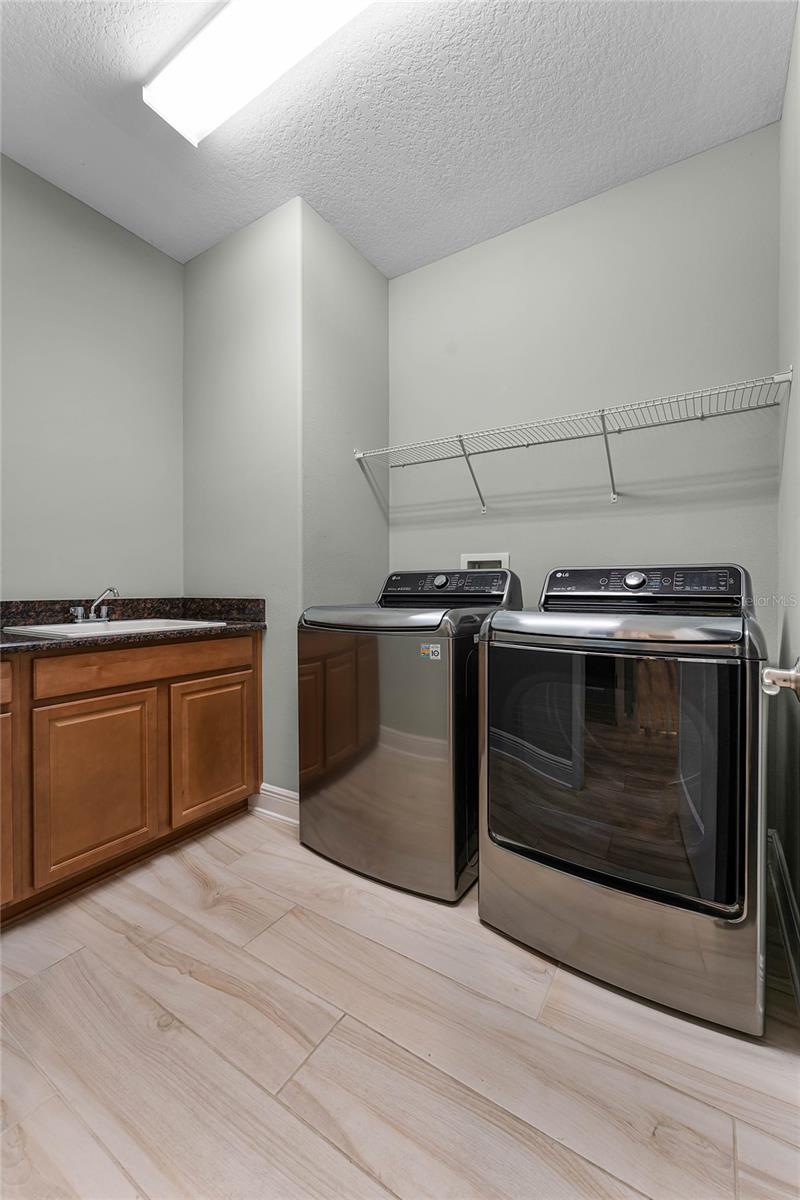 JOHNS LAKE POINTE - Residential Lease