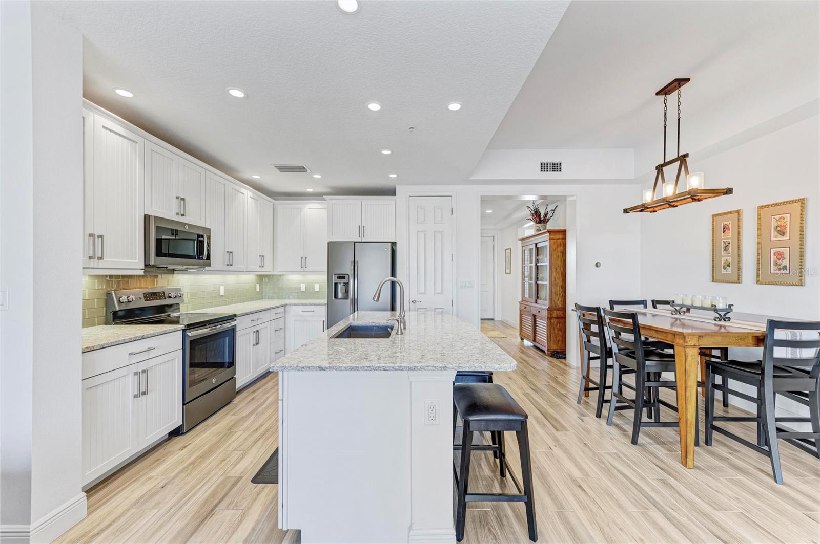 WATERFRONT AT MAIN STREET PH 1 - Residential