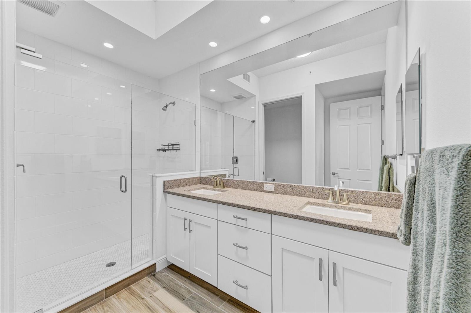 WATERFRONT AT MAIN STREET PH 1 - Residential