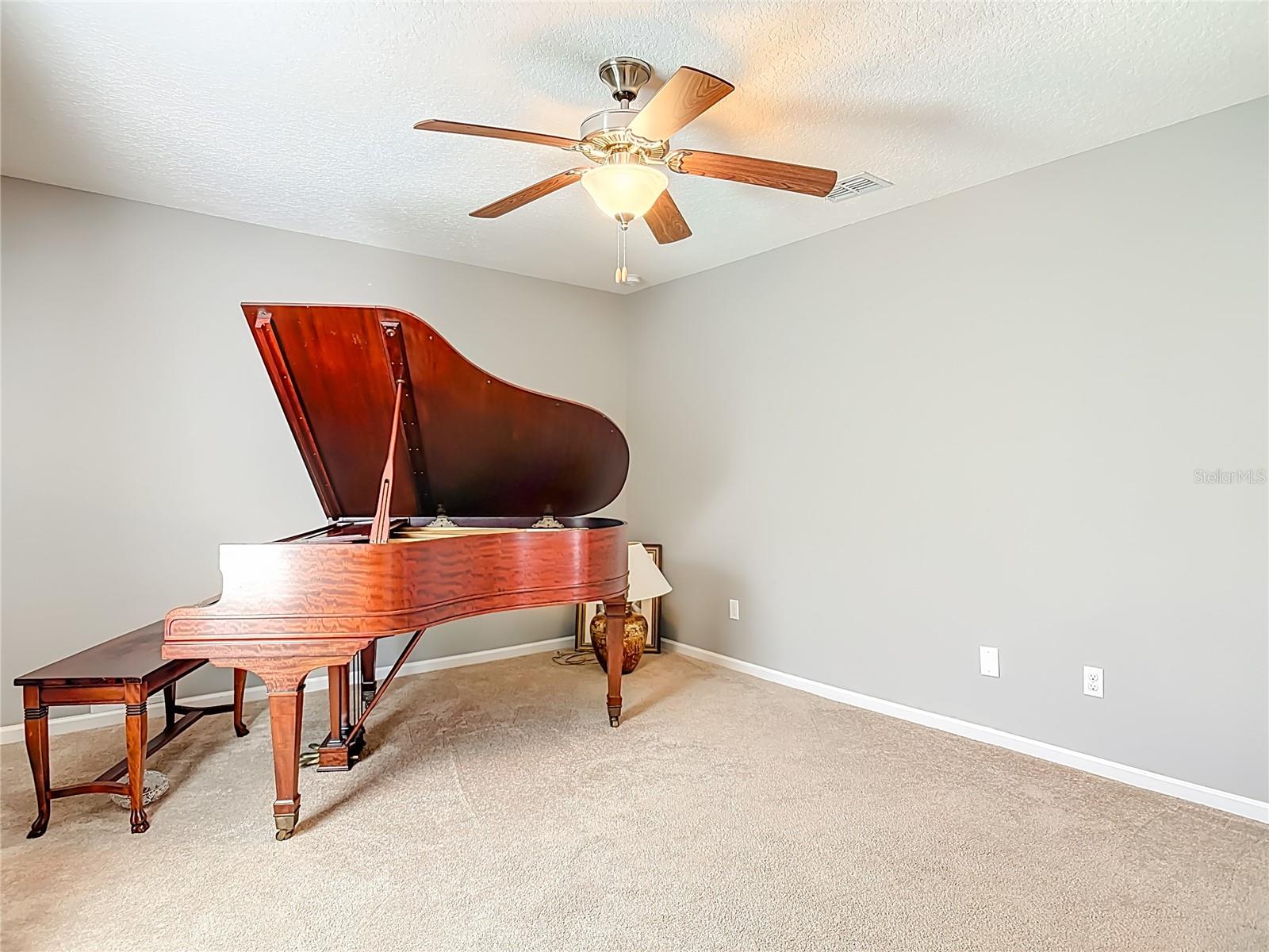 HIDDEN LAKES PH I - Residential