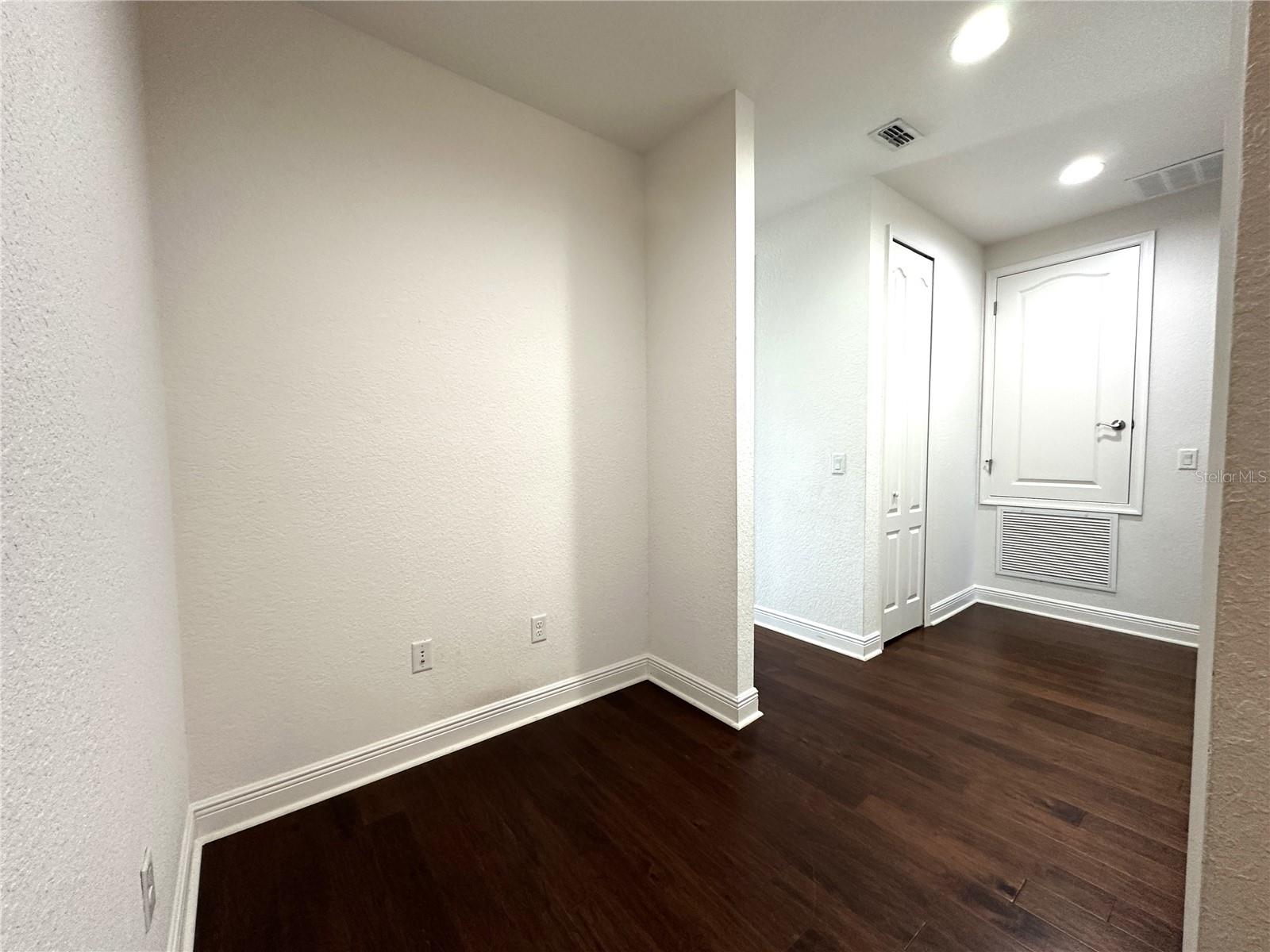 EAGLE CREEK PHASE 1C VILLAGE D 74/58 LOT 88 - Residential Lease