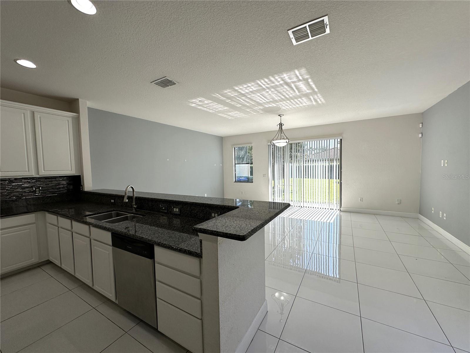 EAGLE CREEK PHASE 1C VILLAGE D 74/58 LOT 88 - Residential Lease