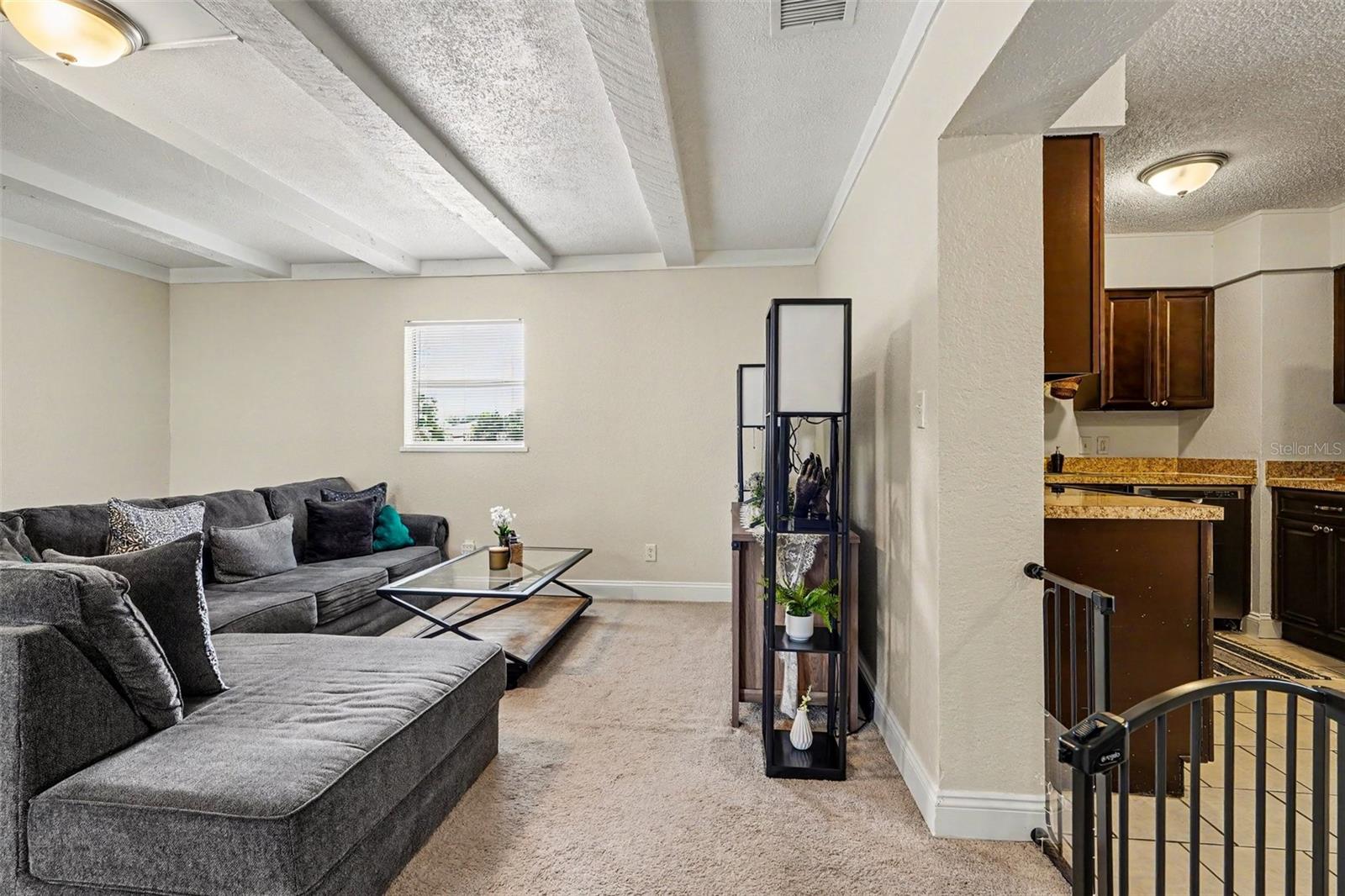 MEADOWLAWN - Residential