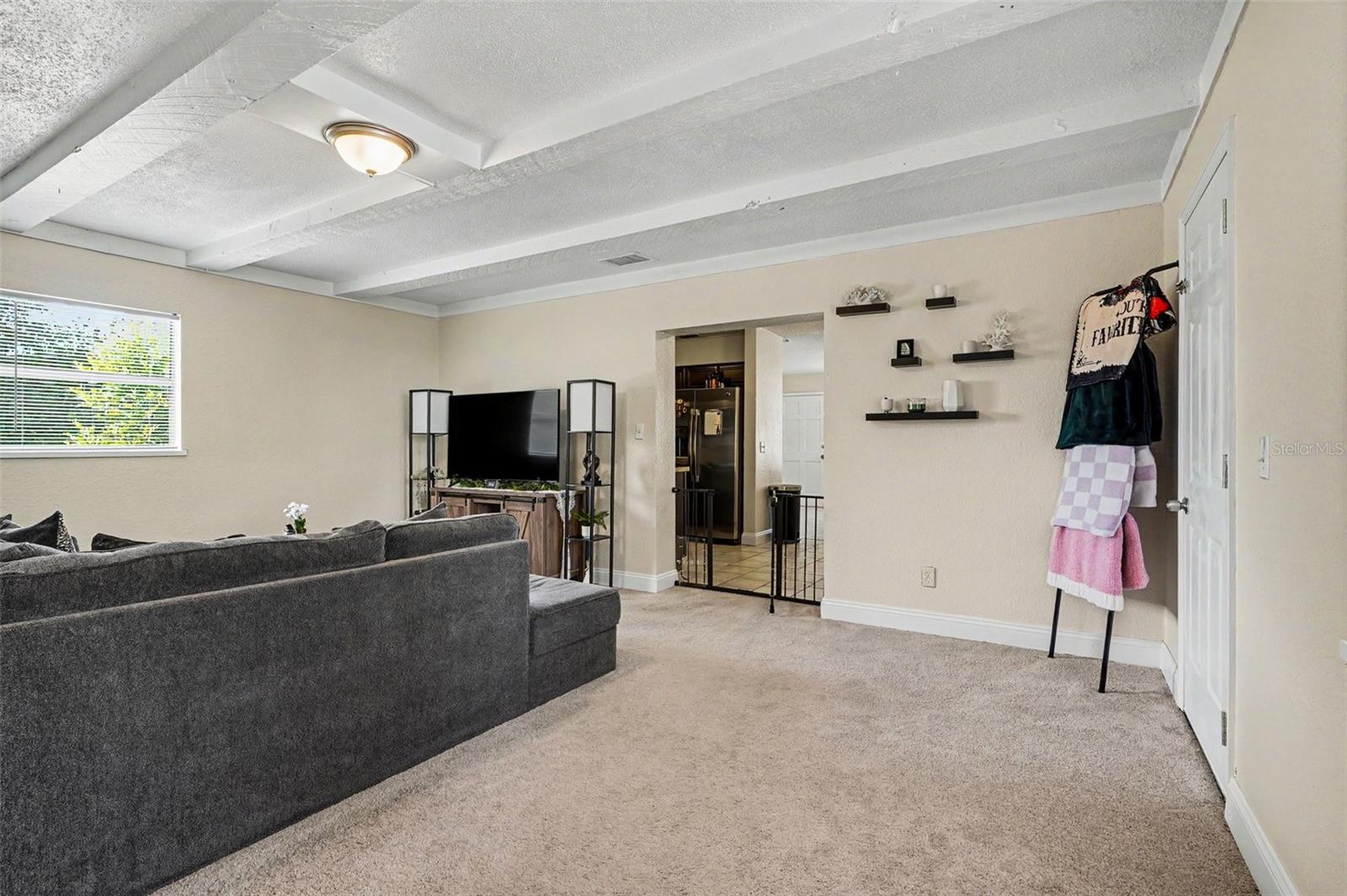 MEADOWLAWN - Residential