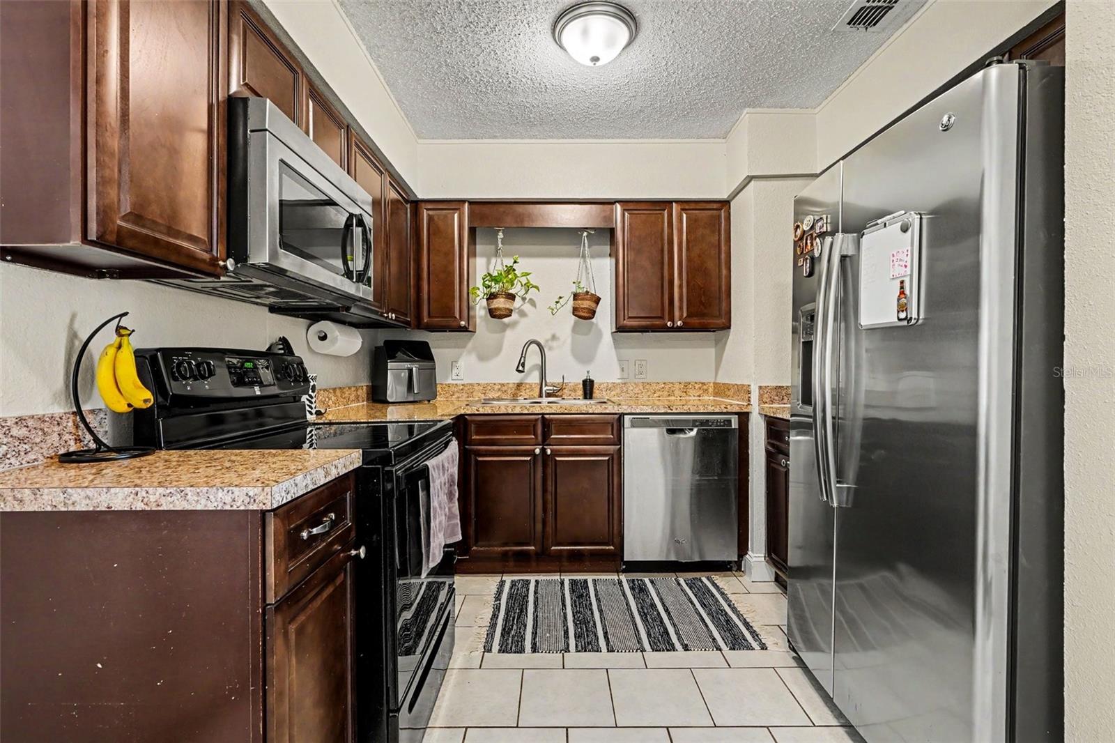 MEADOWLAWN - Residential