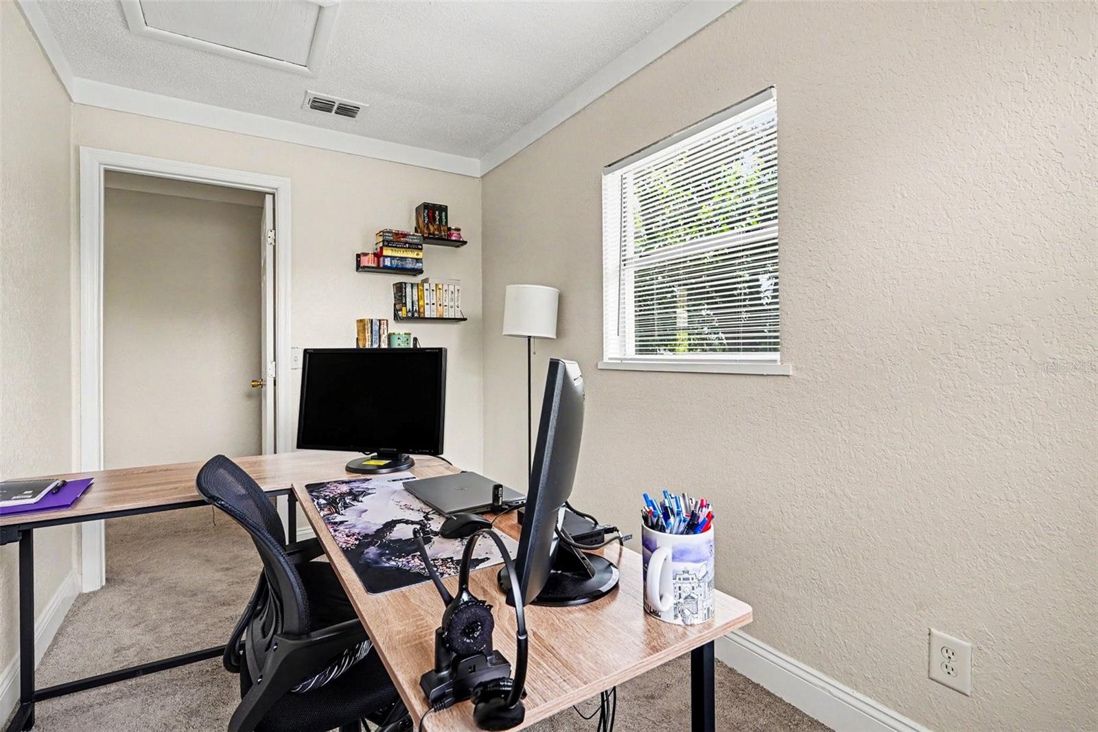 MEADOWLAWN - Residential