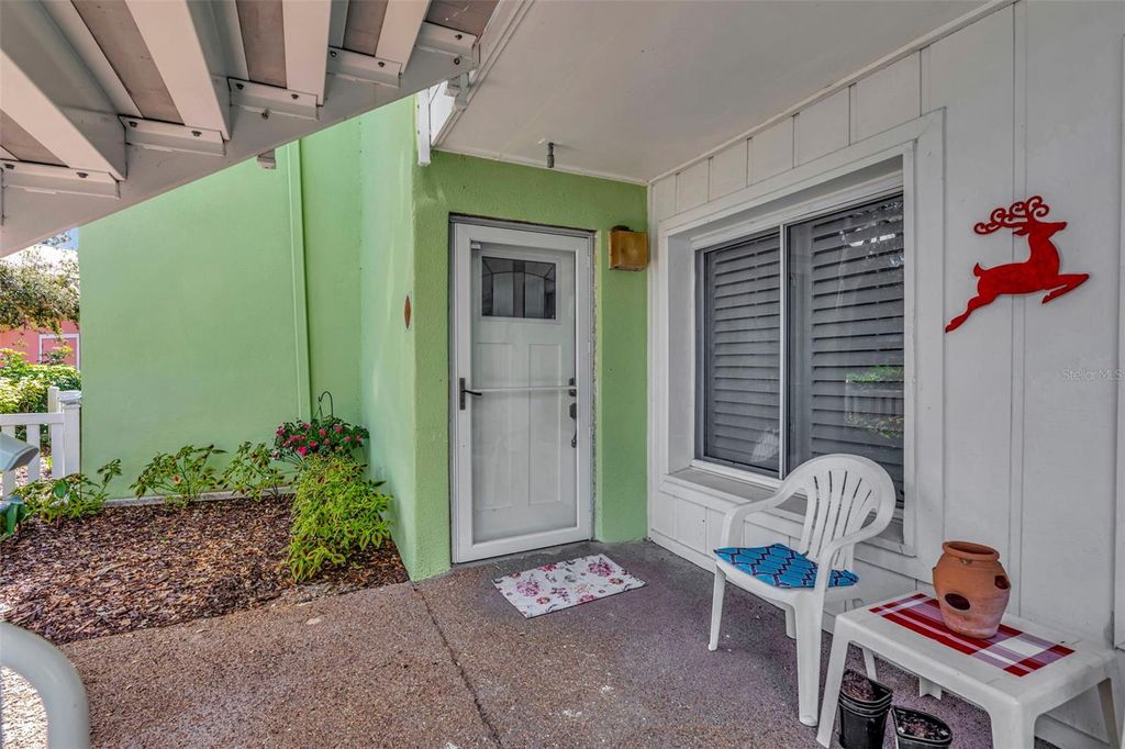 Photo of 4230 36th Avenue S #B, St Petersburg, FL 33711 (MLS # O6366717)