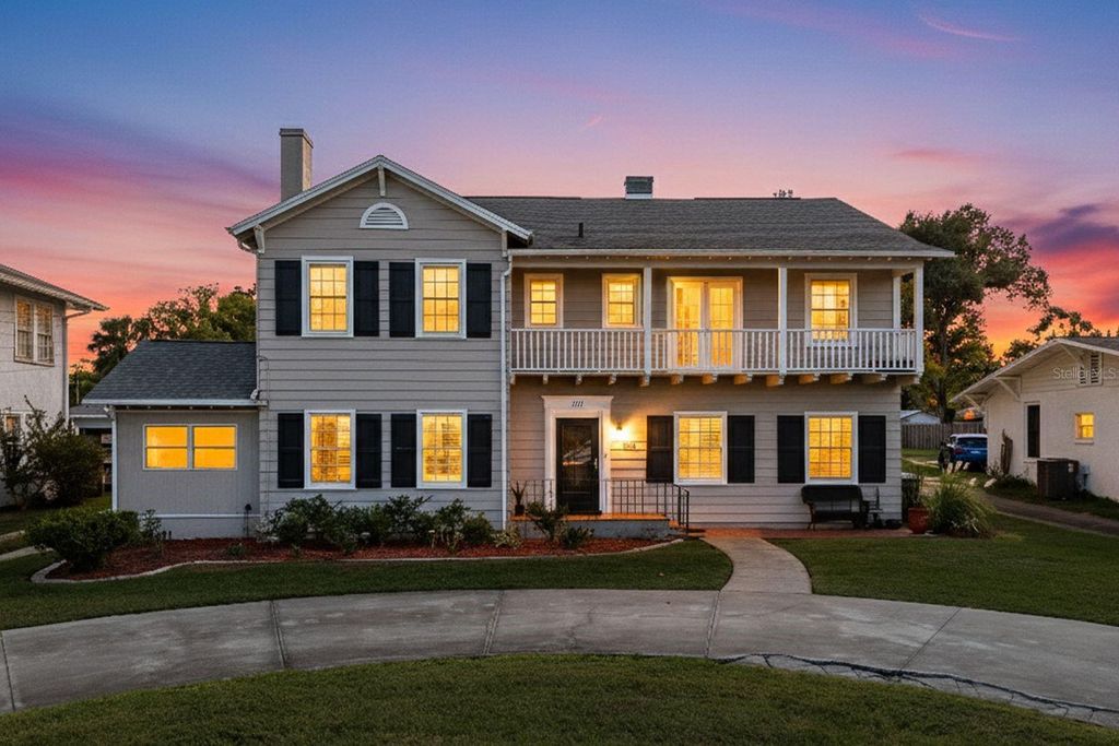 Photo of 1111 W Line Street, Leesburg, FL 34748 (MLS # TB8440514)